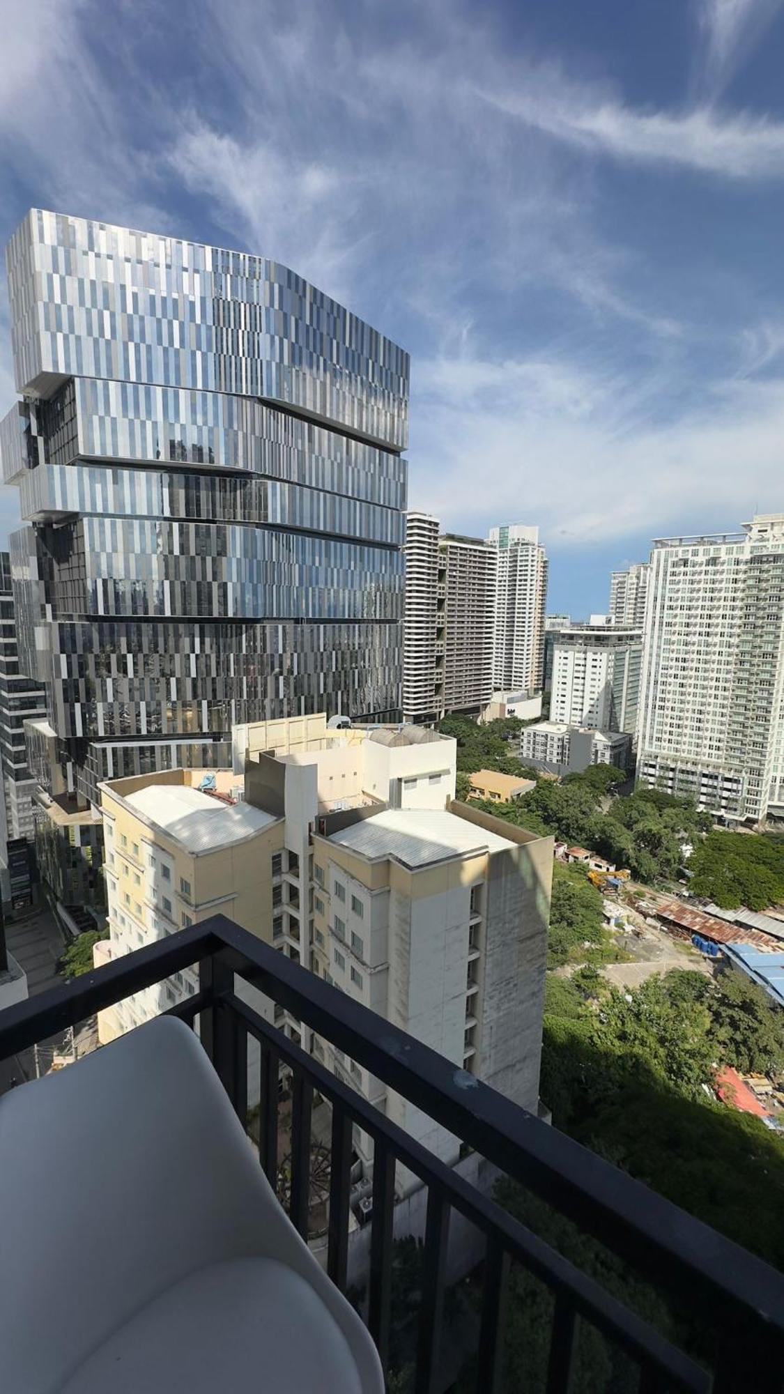 Modern & Comfy - Steps From Ayala Mall, Cebu
