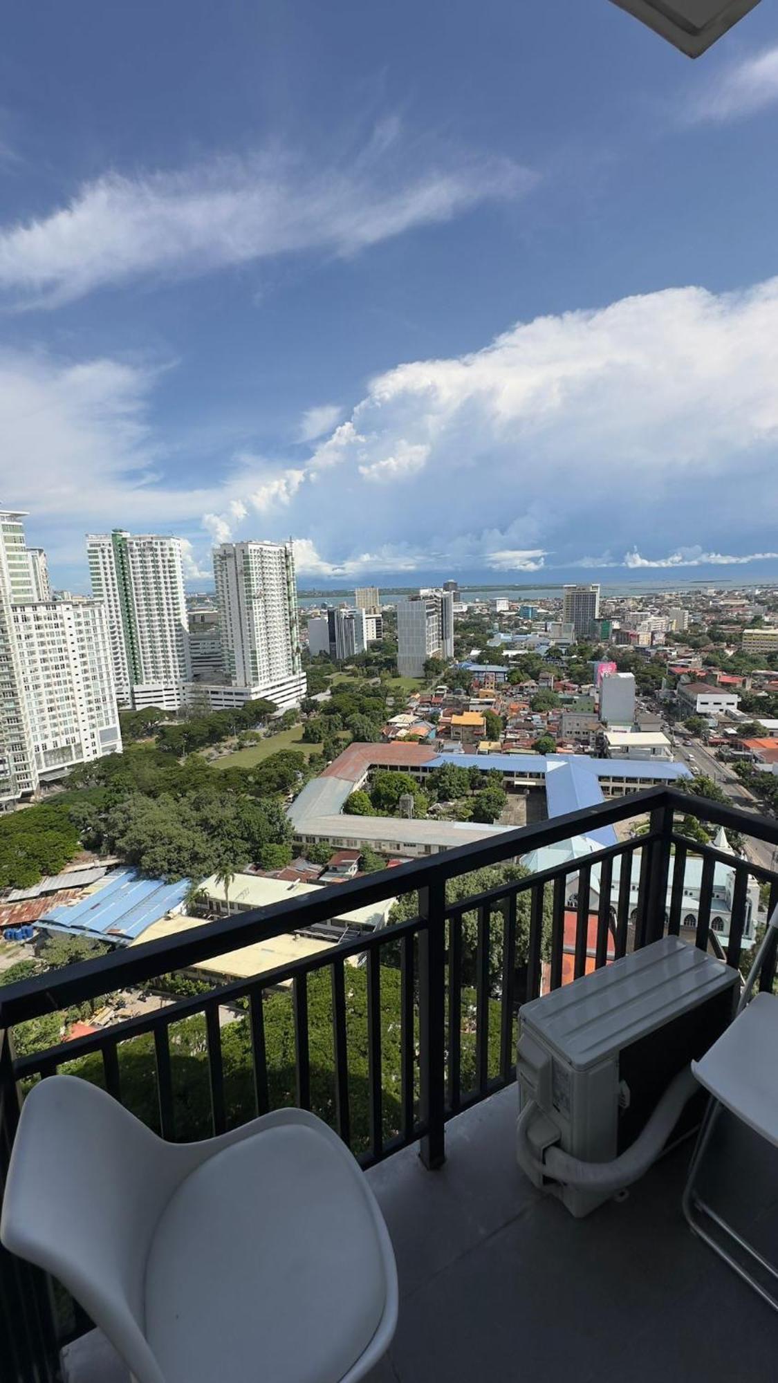 Modern & Comfy - Steps From Ayala Mall, Cebu