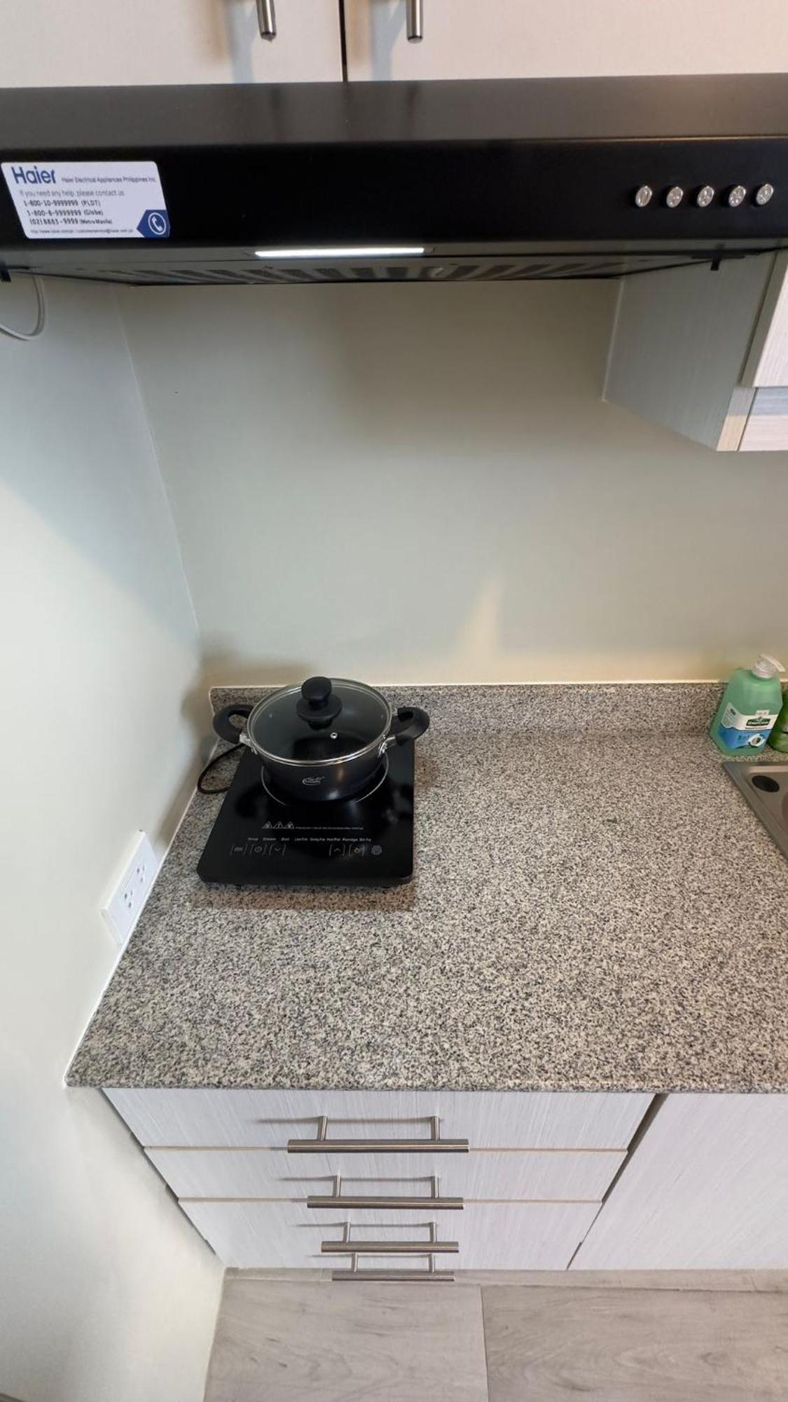 Modern & Comfy - Steps From Ayala Mall, Apartamento Cebu