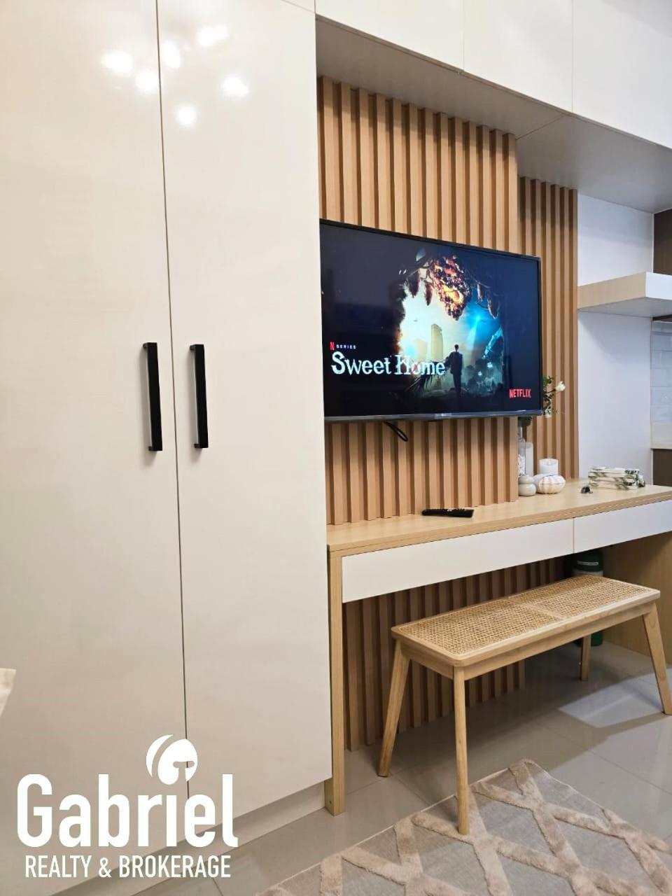 Apartment Cozy & Stylish Unit In The Heart Of