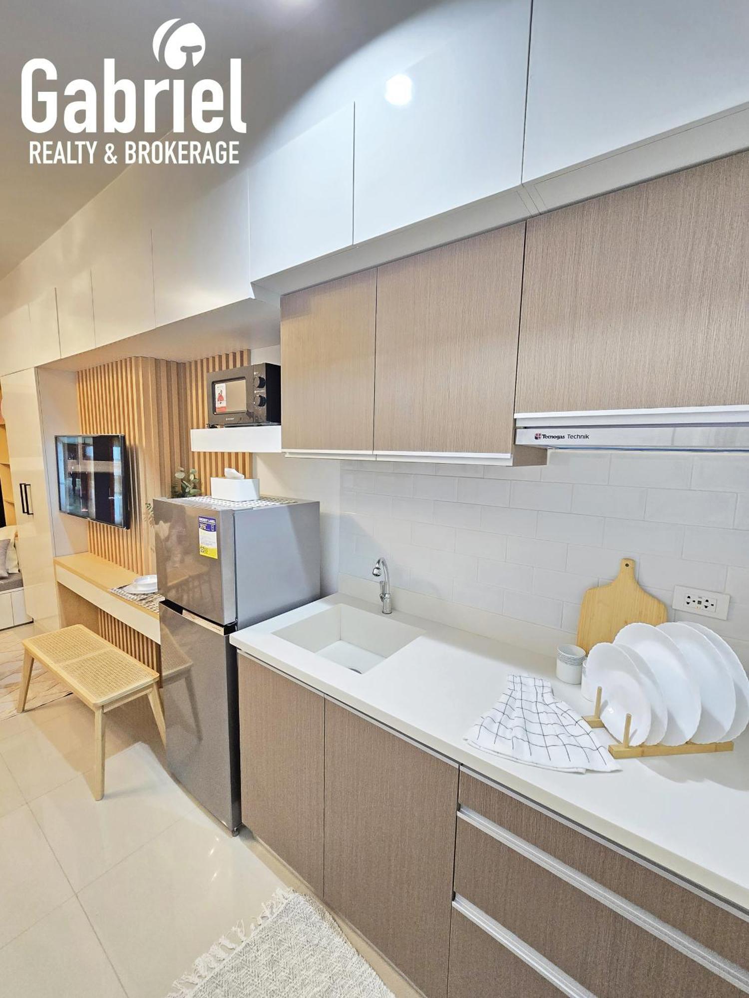 Cozy & Stylish Unit In The Heart Of *