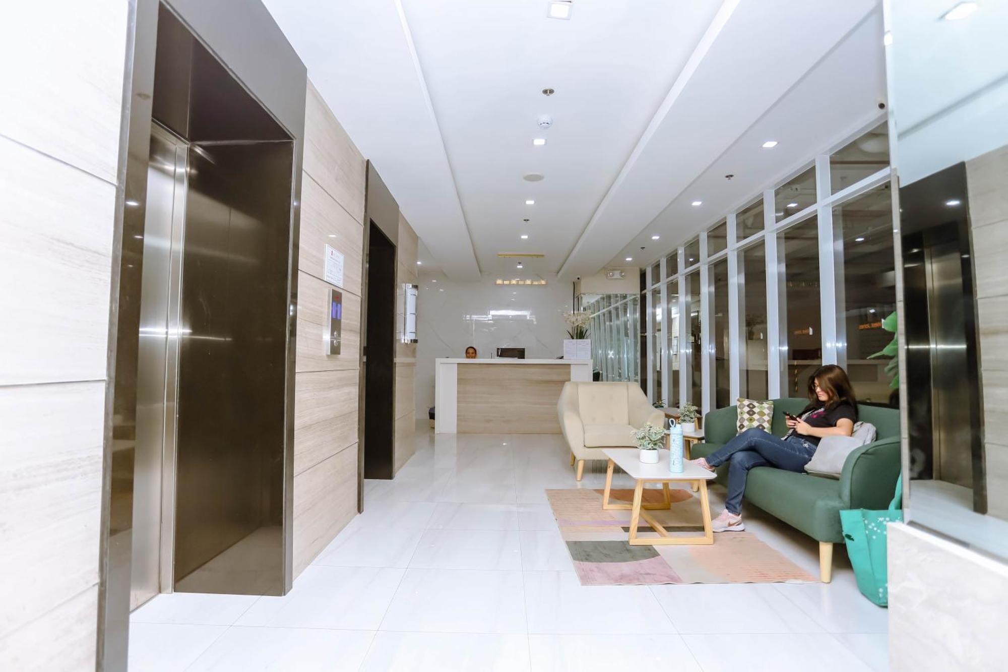 Apartment Cozy & Stylish Unit In The Heart Of *