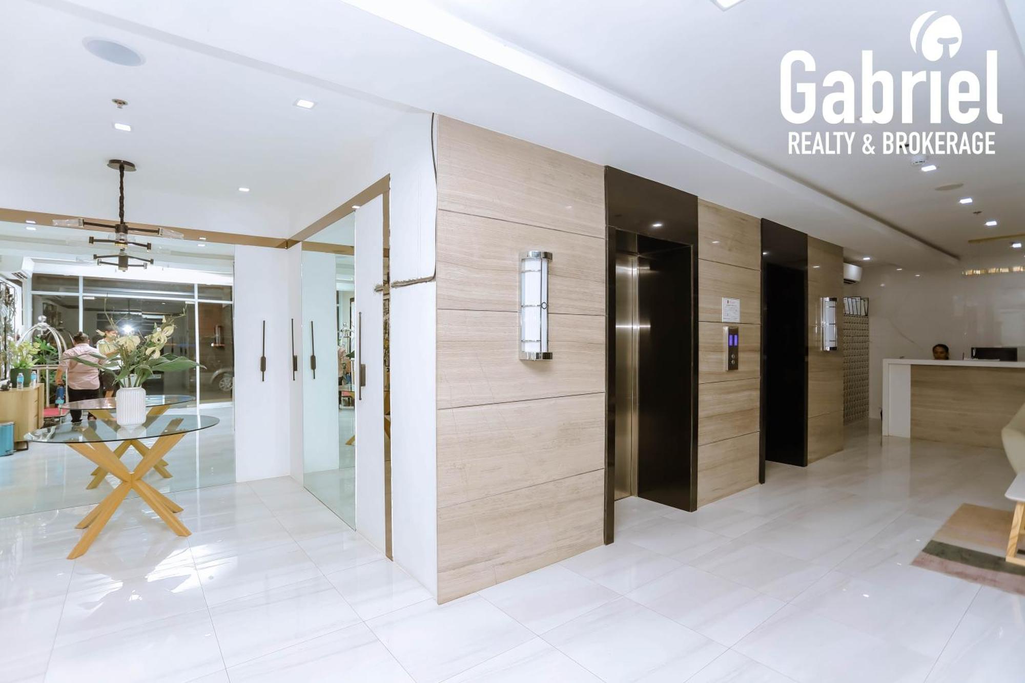 Cozy & Stylish Unit In The Heart Of *