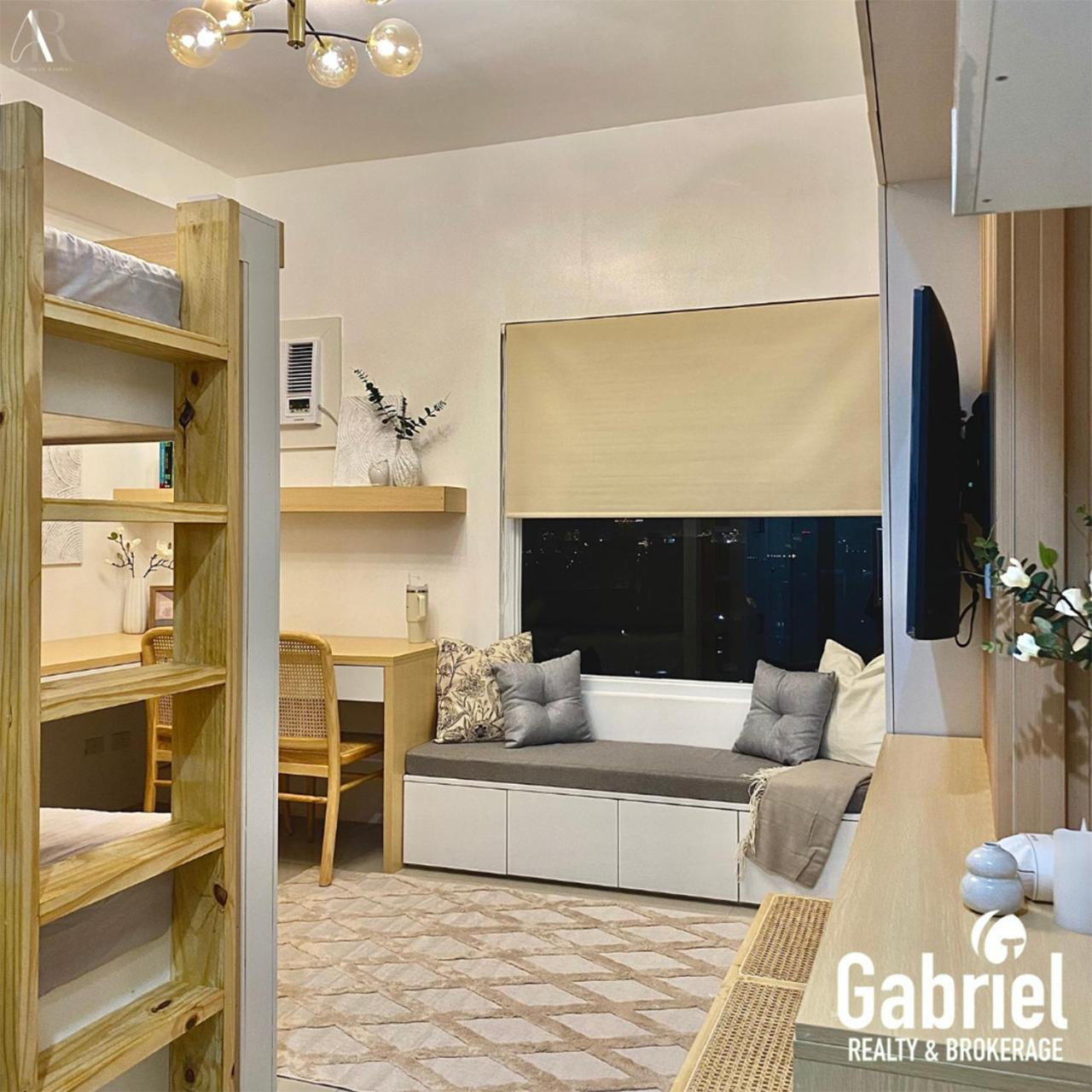 Cozy & Stylish Unit In The Heart Of Apartment