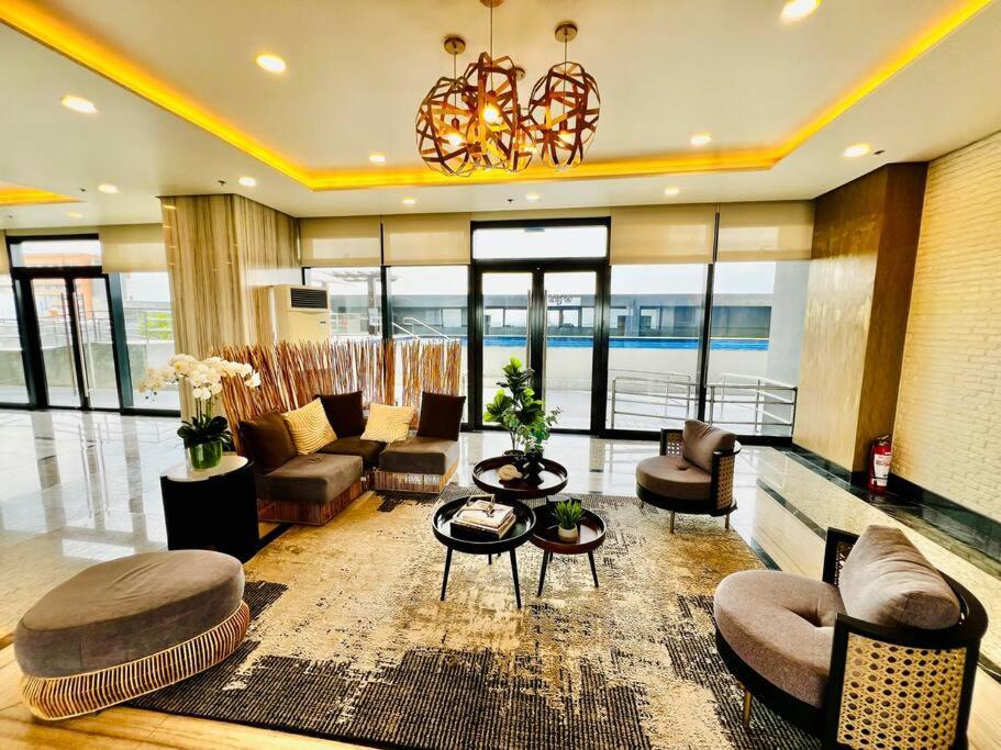 Penelope's Place Cclex Bridge & Seaview Apartment *