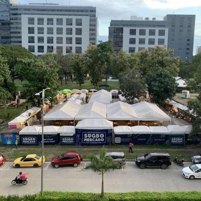 Apartment 15h Walking Distance To Ayala And It Park With Wifi *