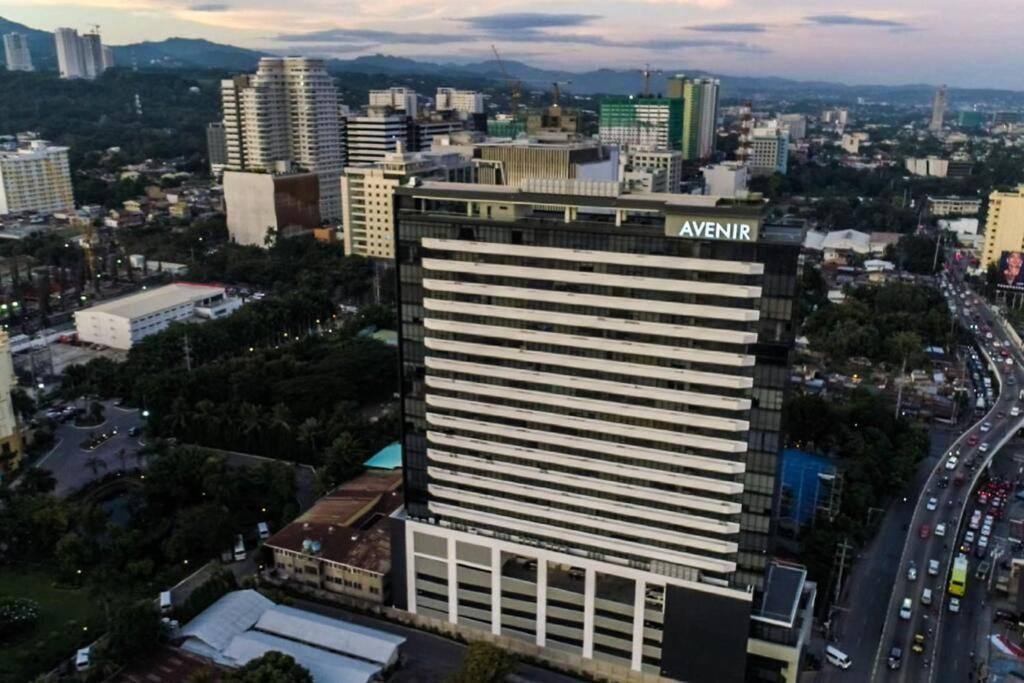 15h Walking Distance To Ayala And It Park With Wifi *