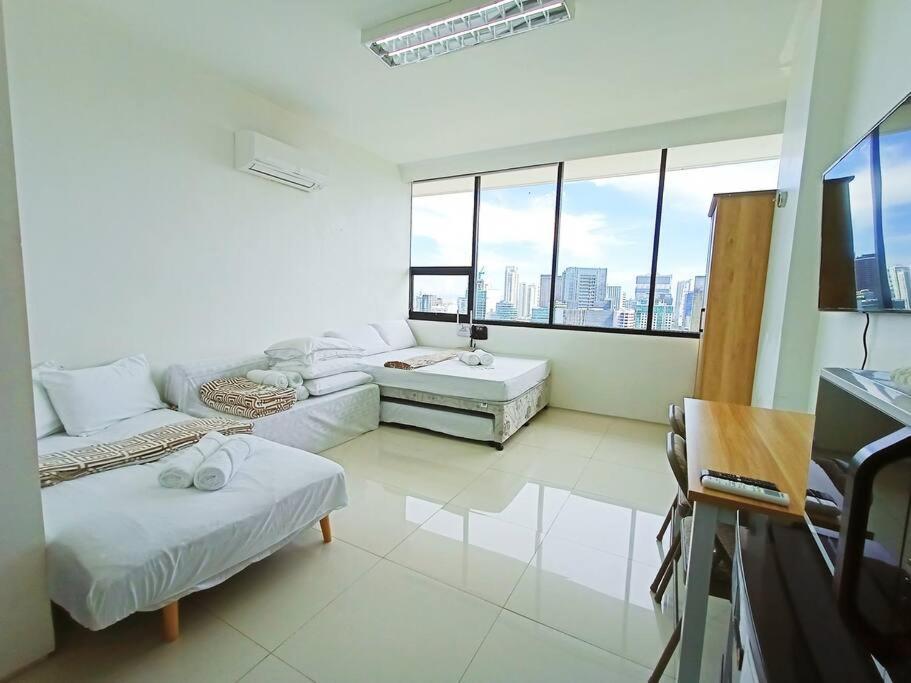 15h Walking Distance To Ayala And It Park With Wifi