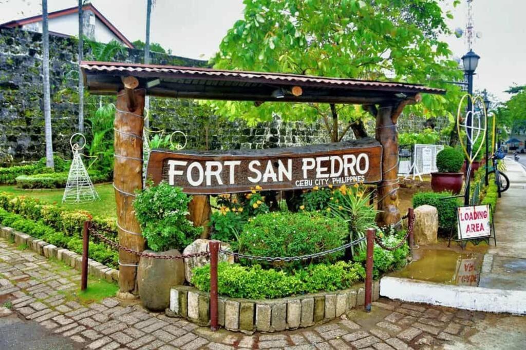 15h Walking Distance To Ayala And It Park With Wifi