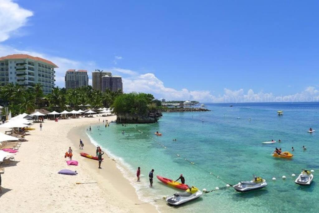 Apartment 15h Walking Distance To Ayala And It Park With Wifi *