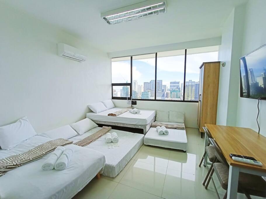 Apartment 15h Walking Distance To Ayala And It Park With Wifi *