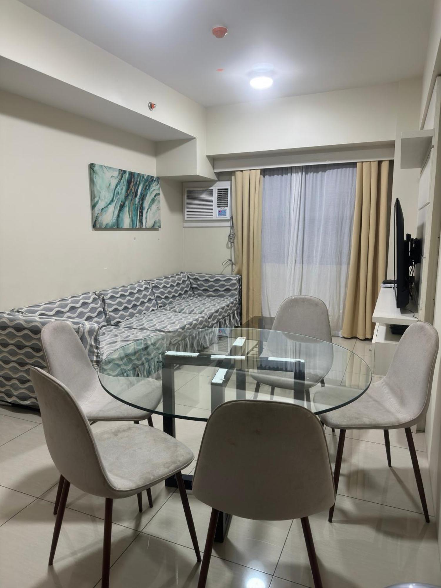 Jojies Crib Horizons101 2bedrooms Cebu