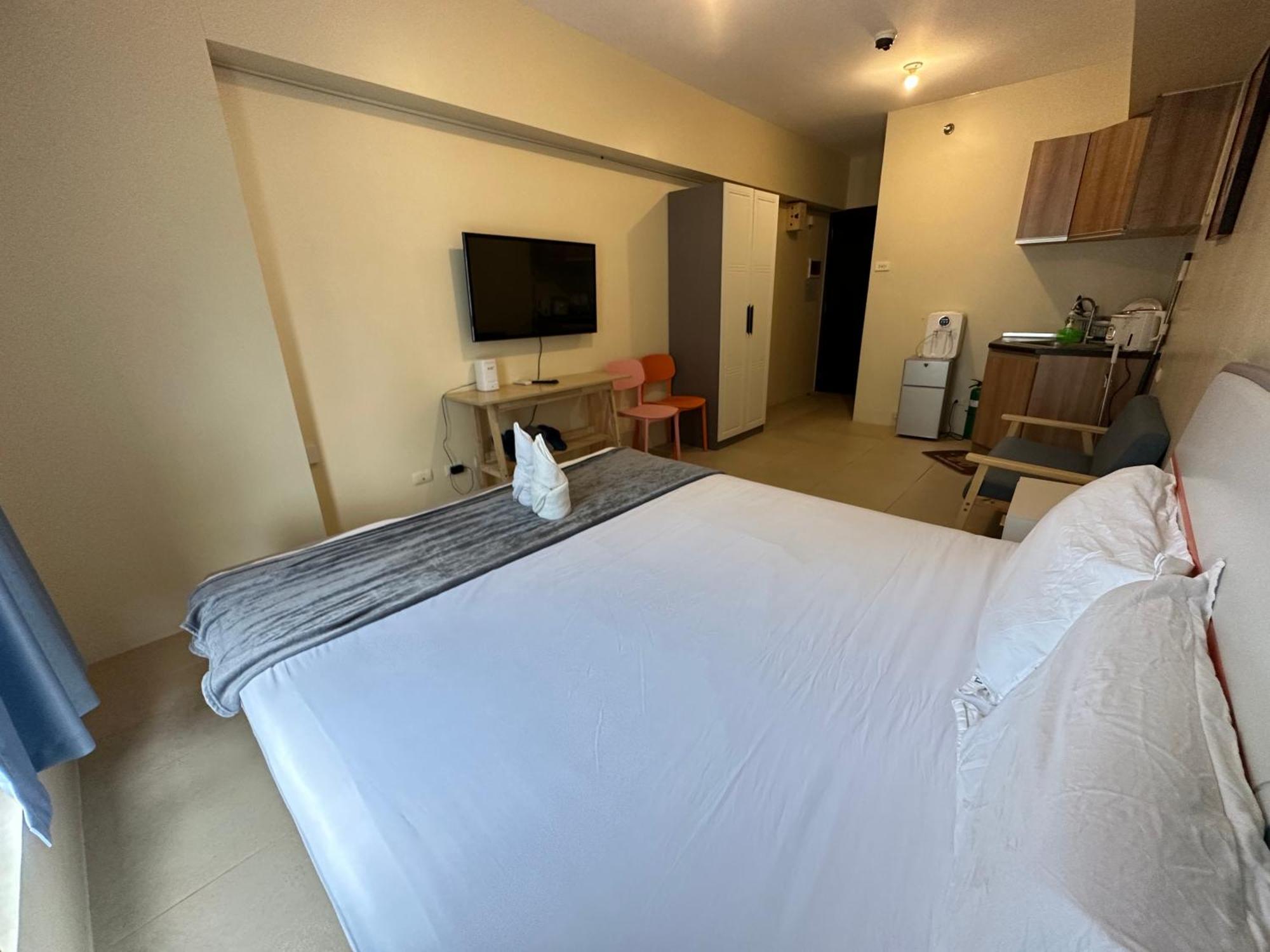 Avida Riala Tower One 2511 It Park Apartment *