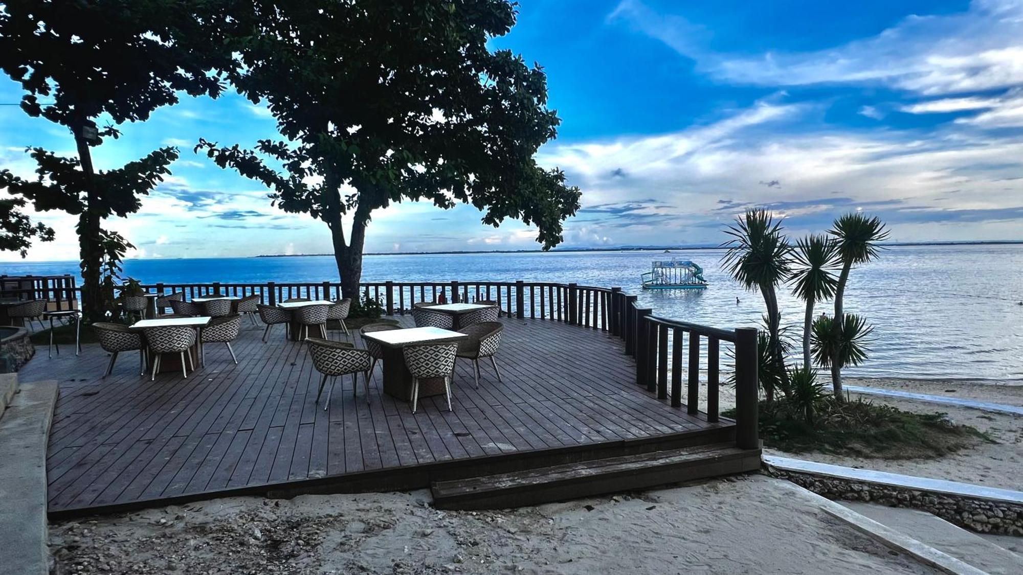 1br Mactan New Town Free Pool 10 Min To The Beach Near Airport Ocean View Apartment