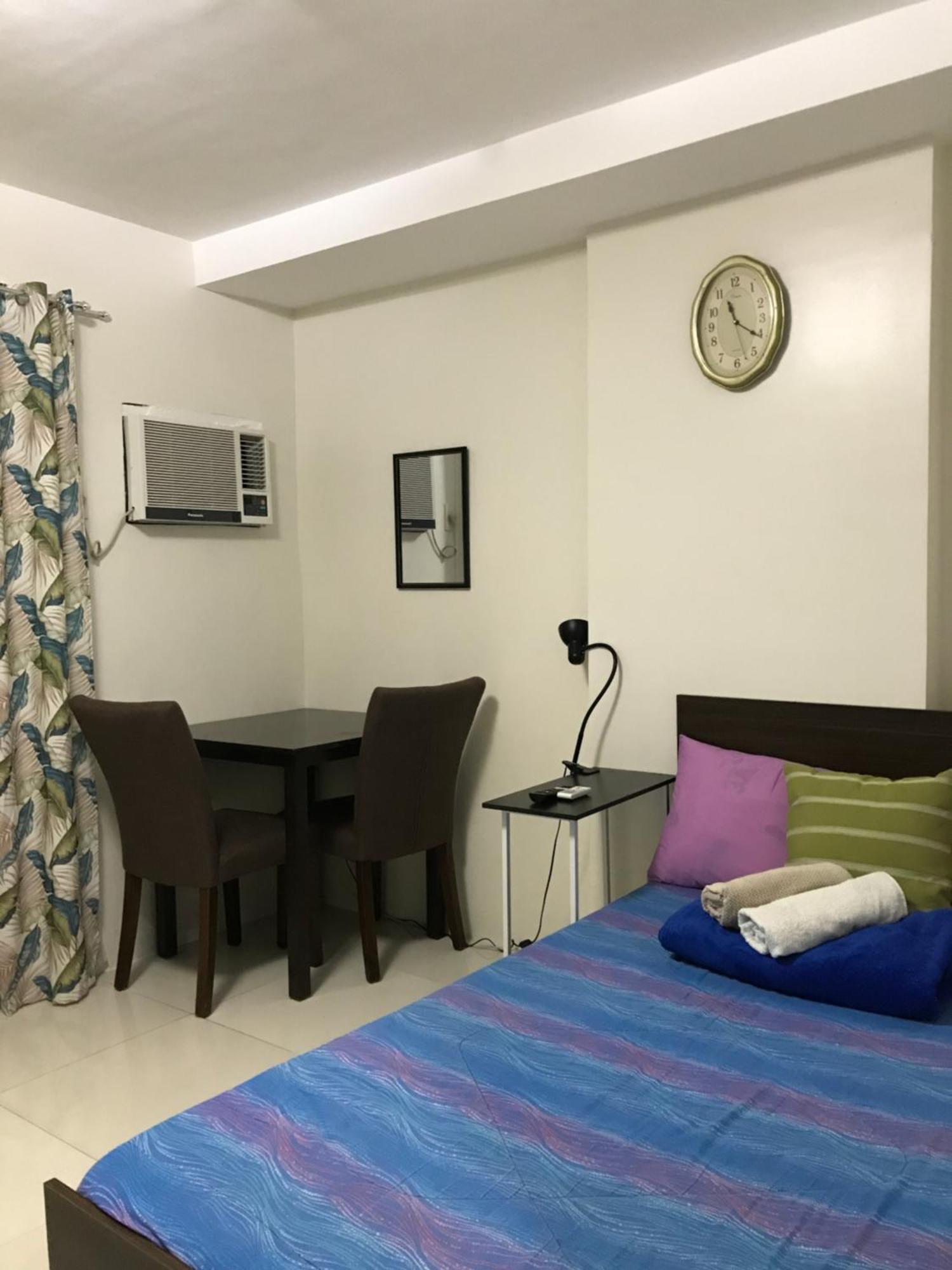 8c Unit With Free Wifi Pool And Gym Mandaue City
