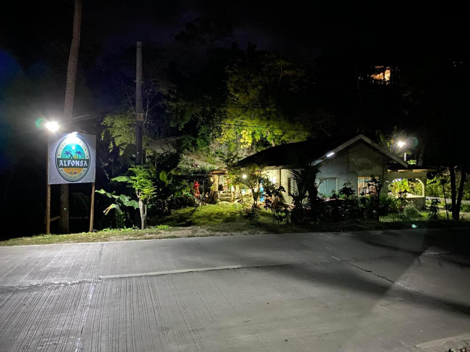 Alfonsa Tent Ground - Camp By The Sea Oslob