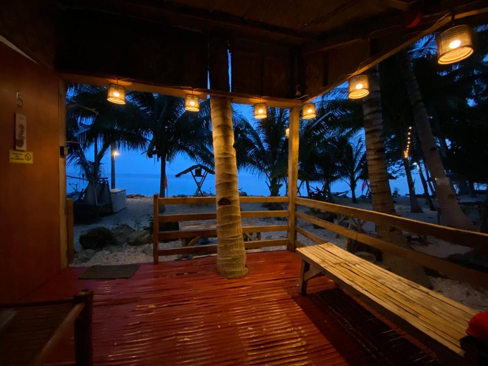 Alfonsa Tent Ground - Camp By The Sea *