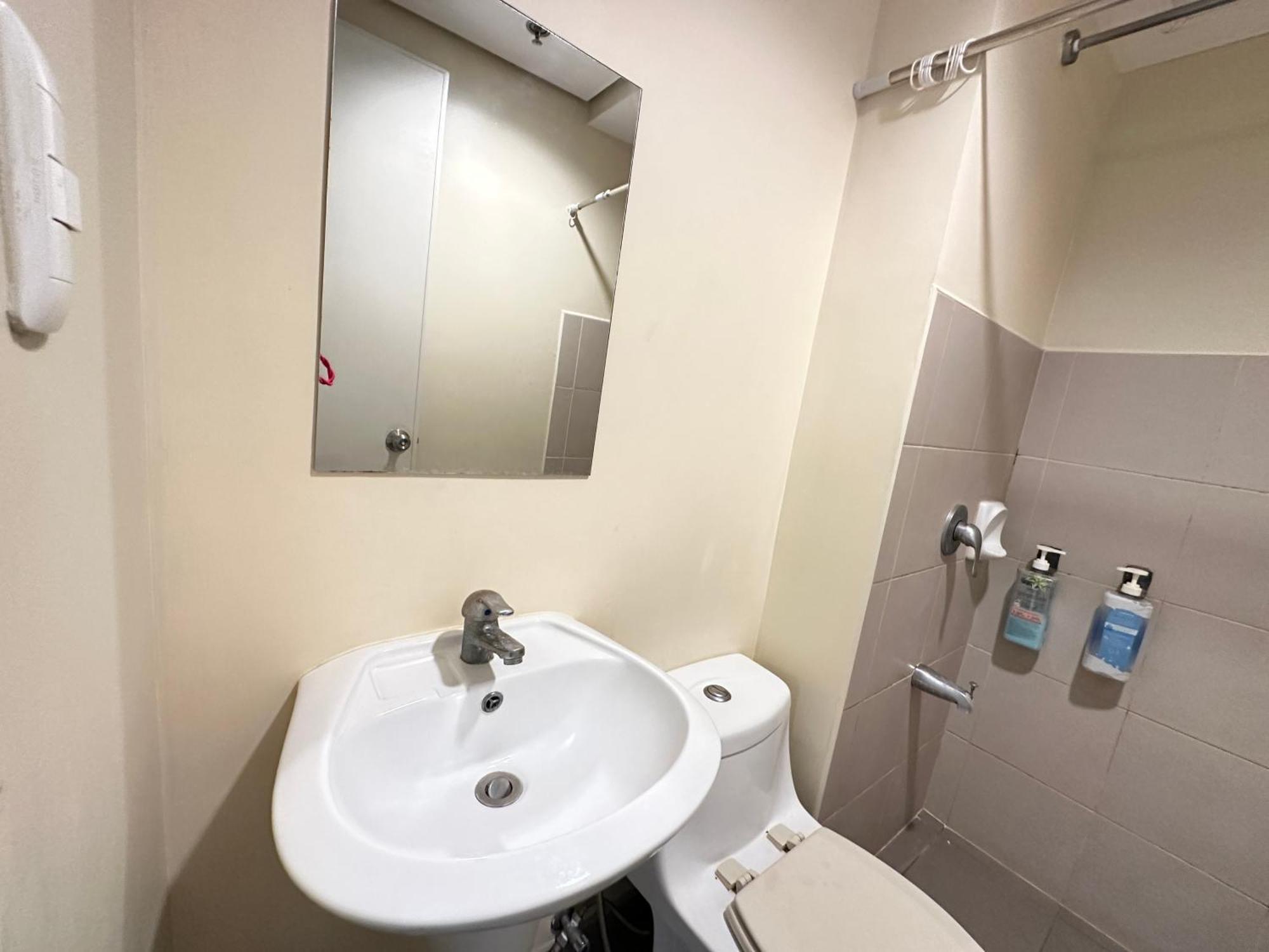 Avida Riala Tower One 2514 Apartment *
