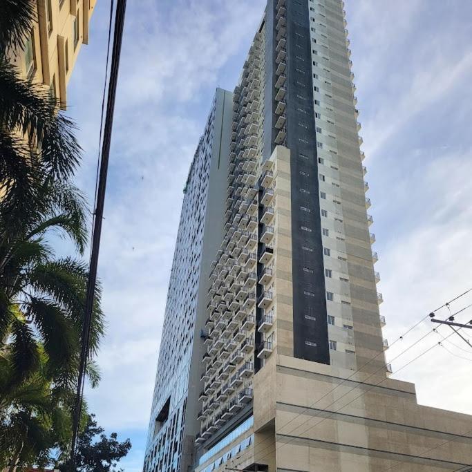 Modern & Comfy - Steps From Ayala Mall, * Cebu