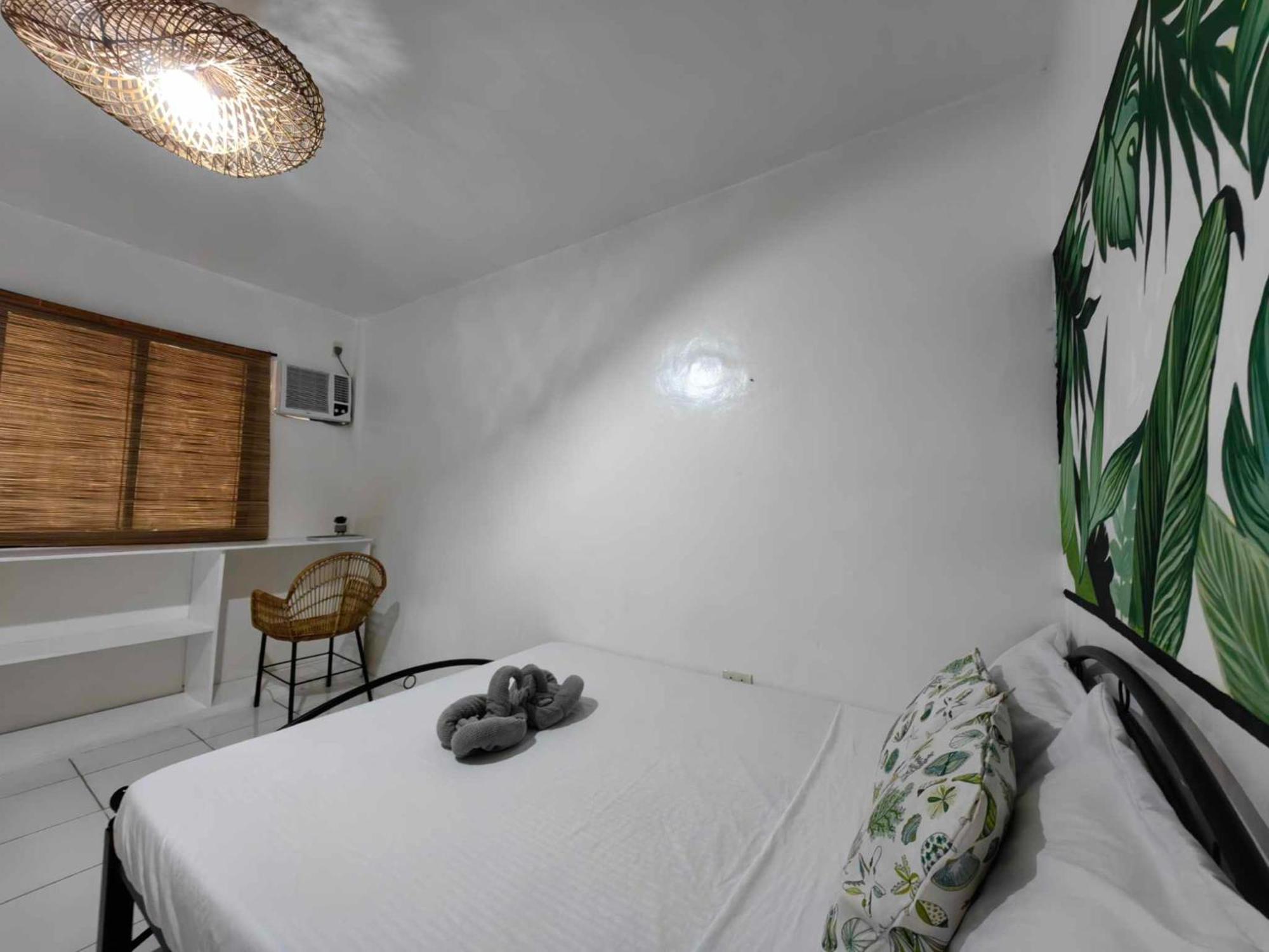 Hotel 5r Tourist & Restaurant