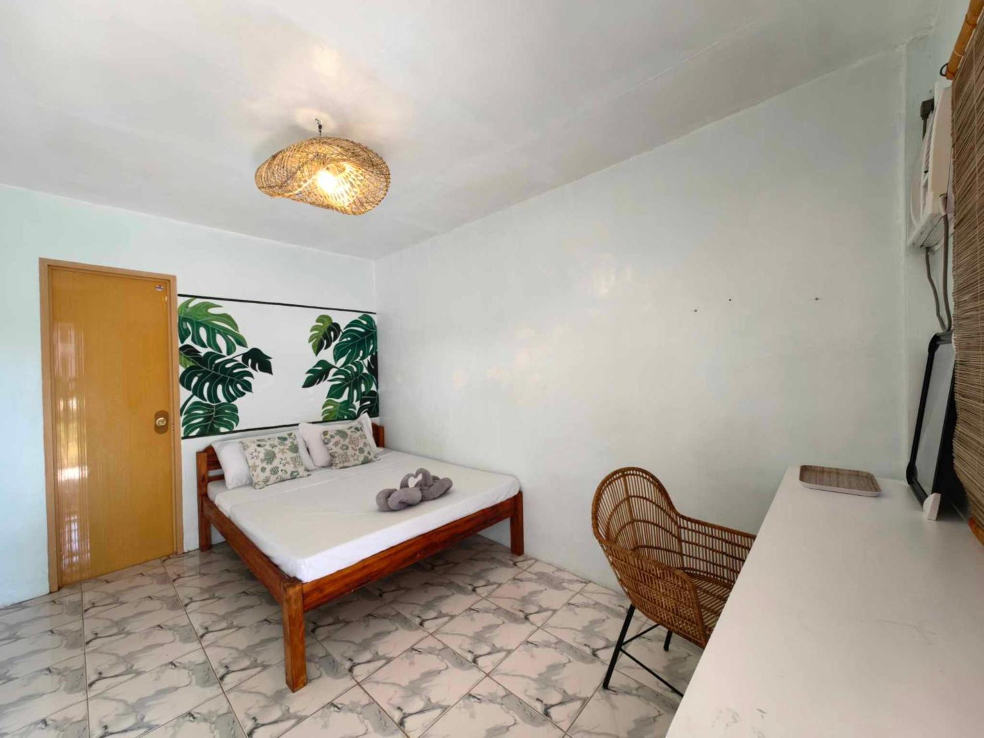 5r Tourist & Restaurant Hotel