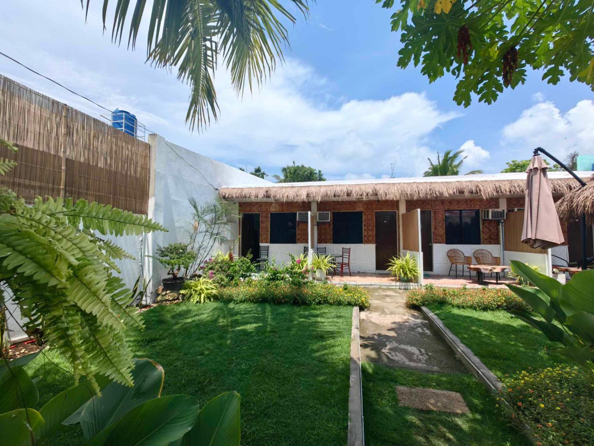 Hotel 5r Tourist & Restaurant 2*
