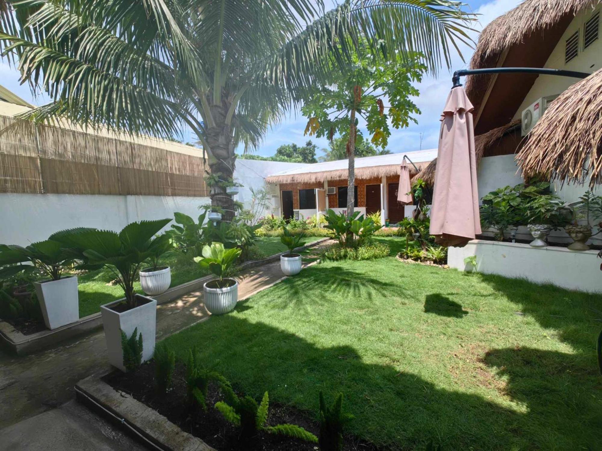 Hotel 5r Tourist & Restaurant