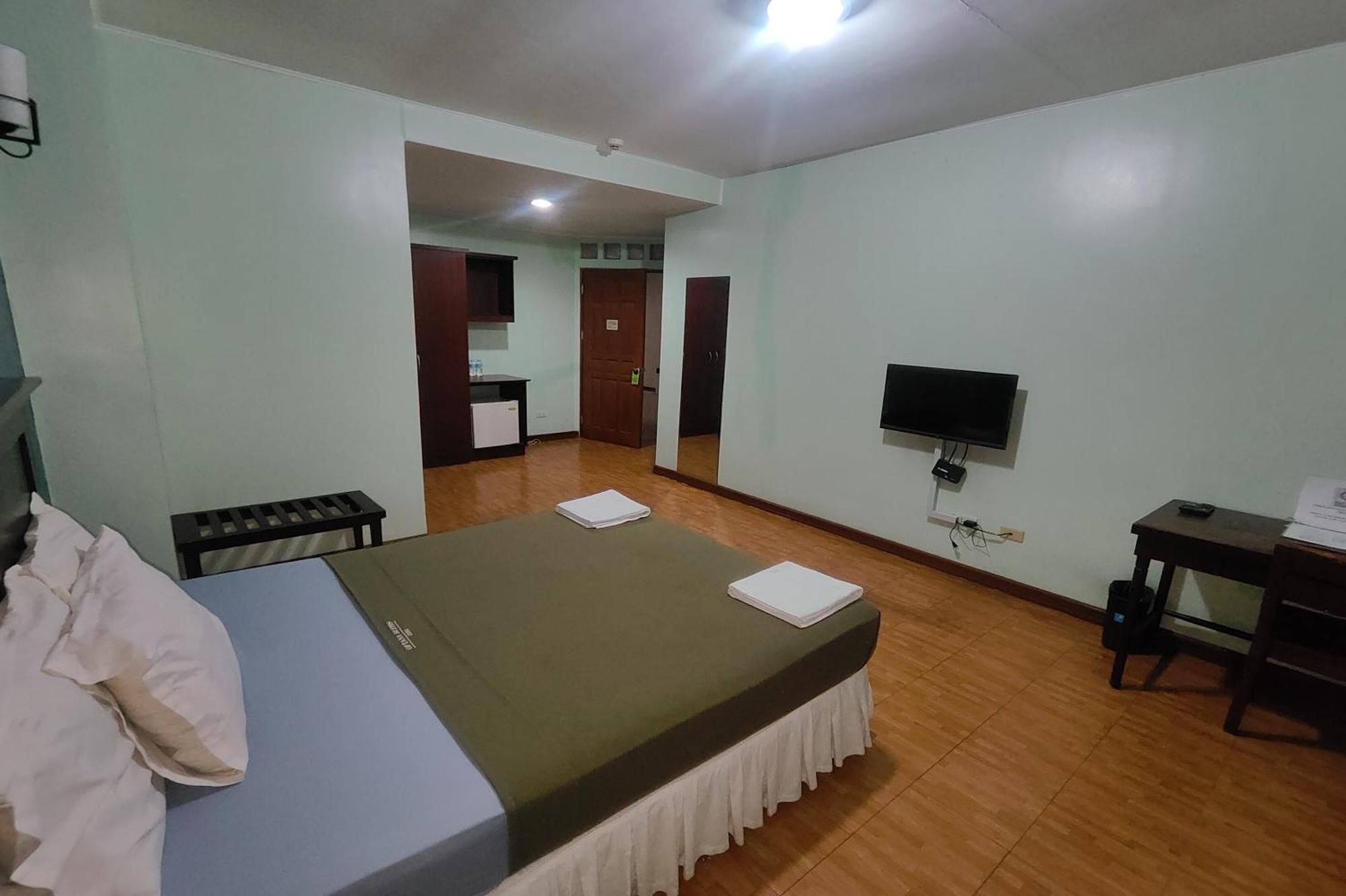 Hotel Oftana Near Oakridge *