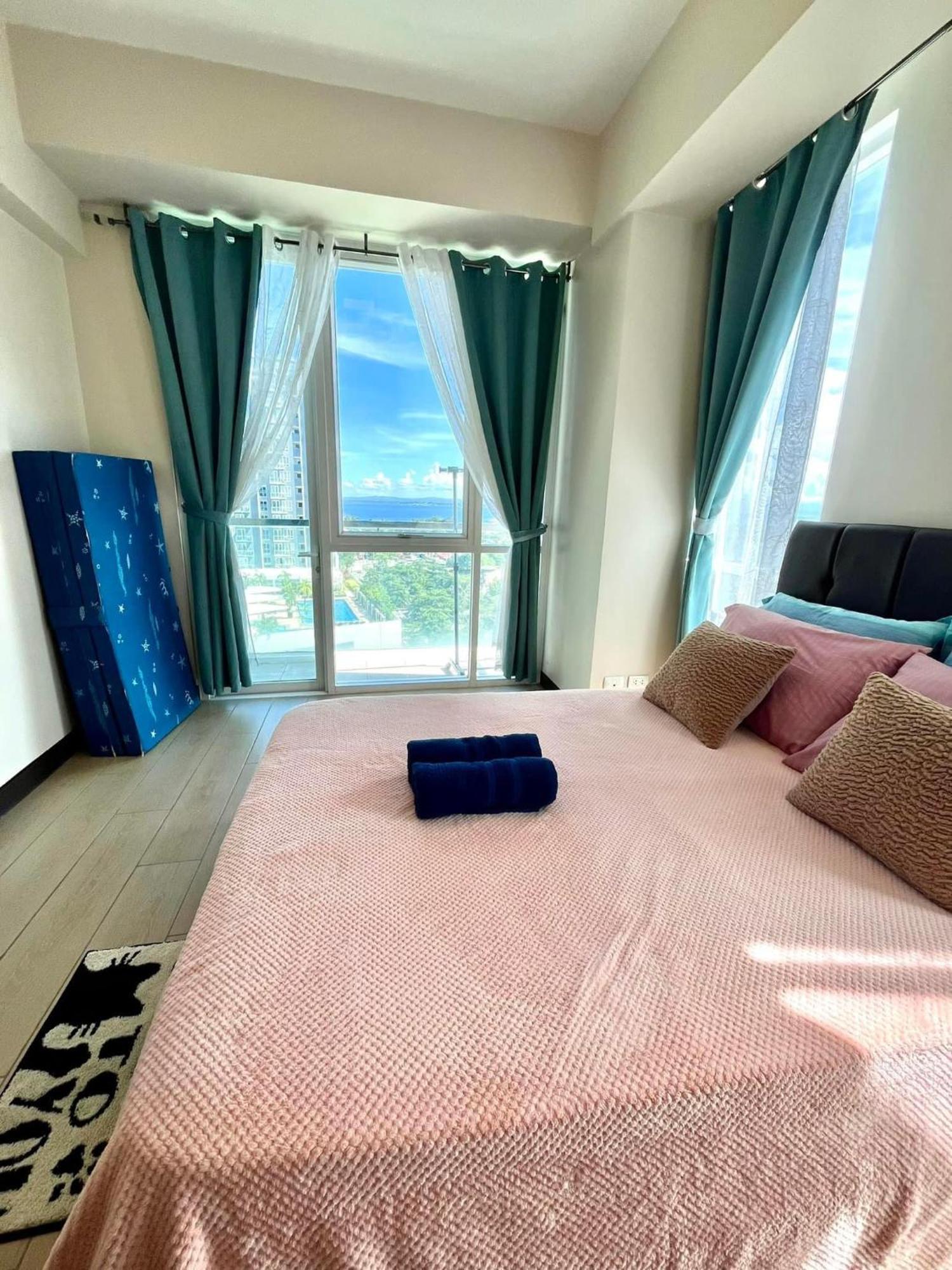 Mactan Newtown With Pool Access Lapu-Lapu City