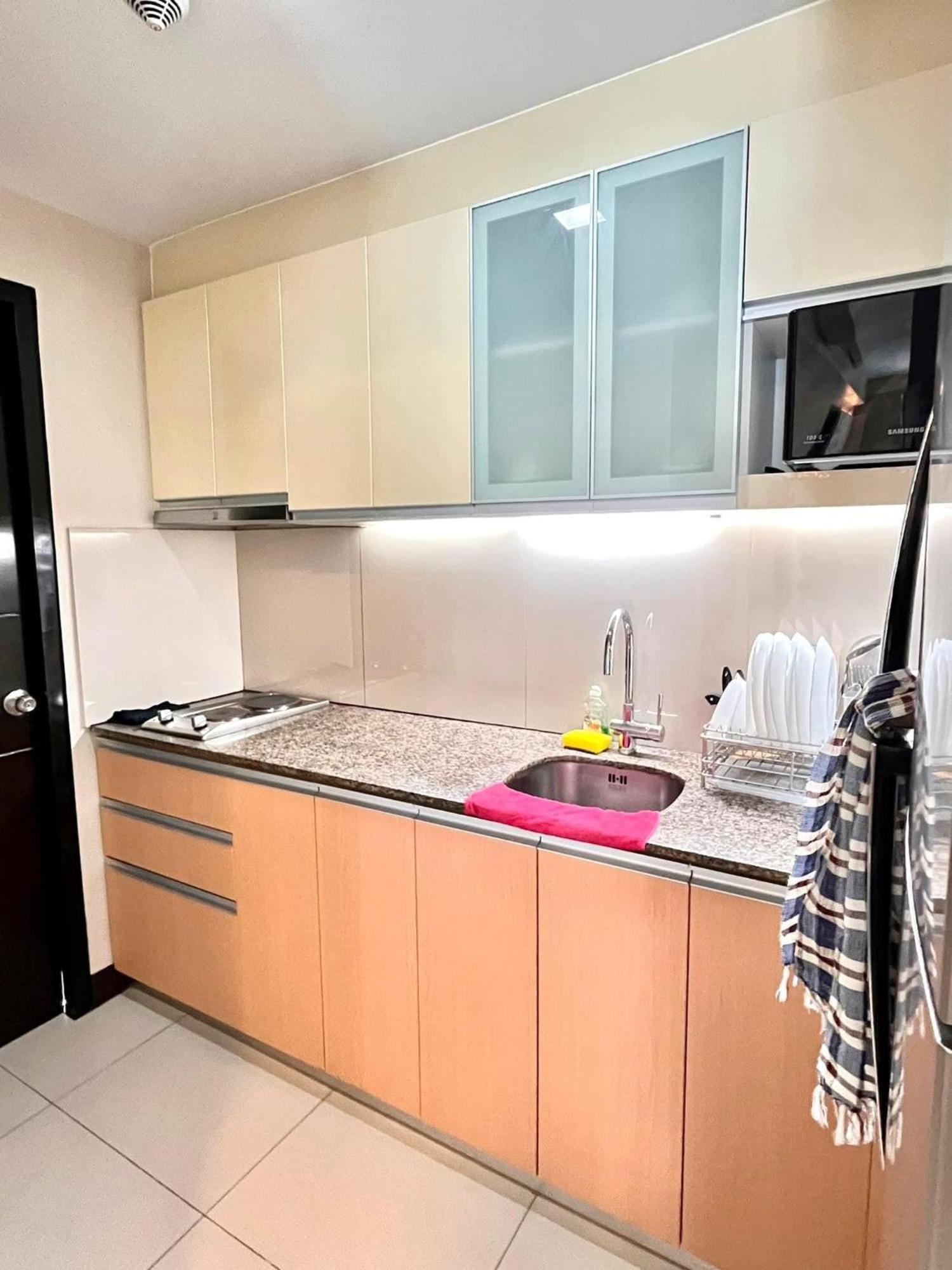 Mactan Newtown With Pool Access Apartment Lapu-Lapu City