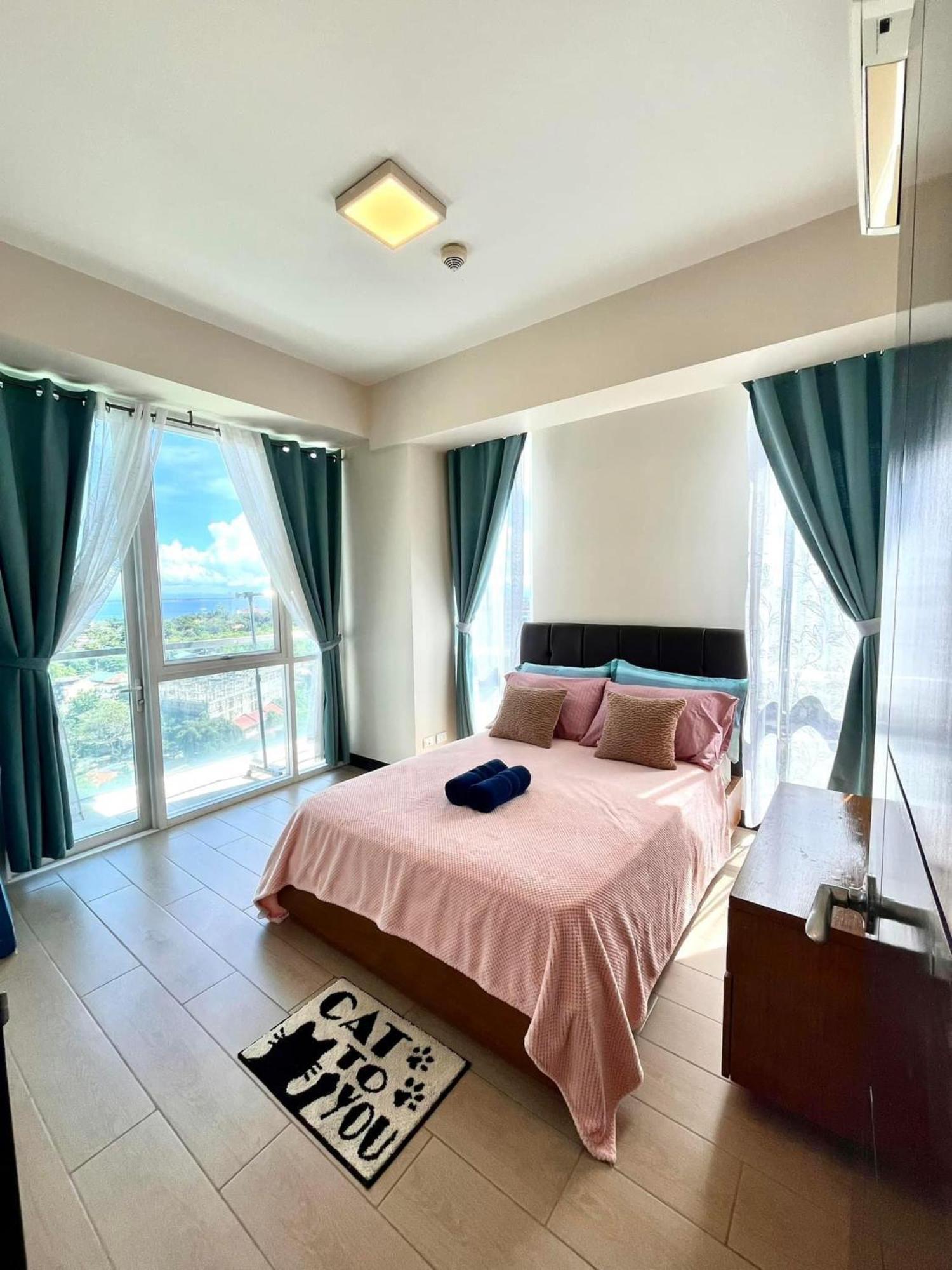 Mactan Newtown With Pool Access * Lapu-Lapu City