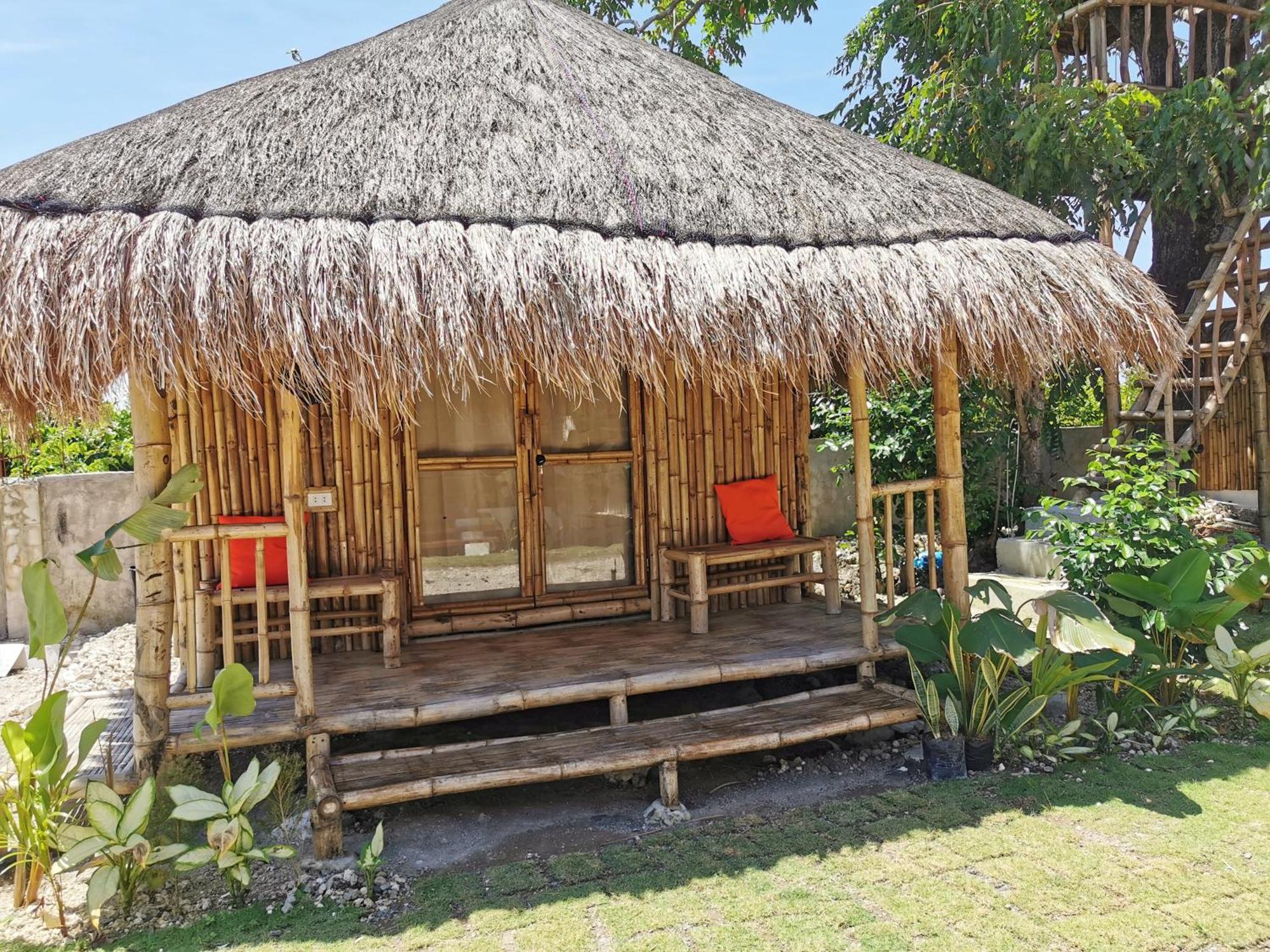 Casa de férias Uzuri Kubo Huts *