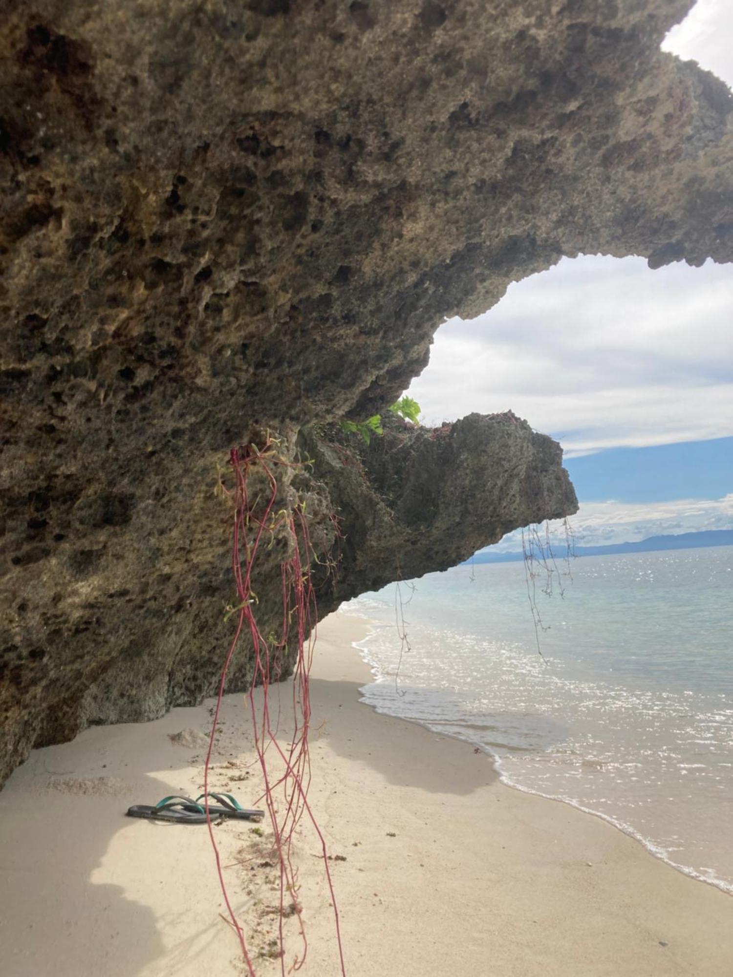 Camotes Affordable Staycation Bed & Breakfast