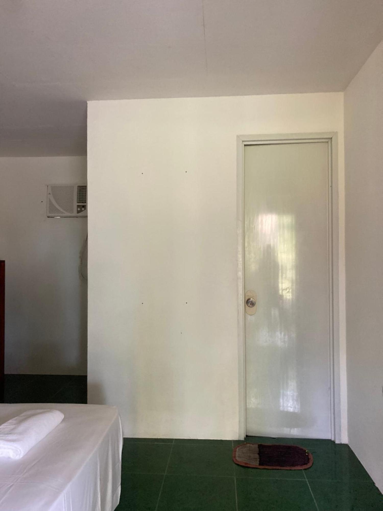 Camotes Affordable Staycation Bed & Breakfast *
