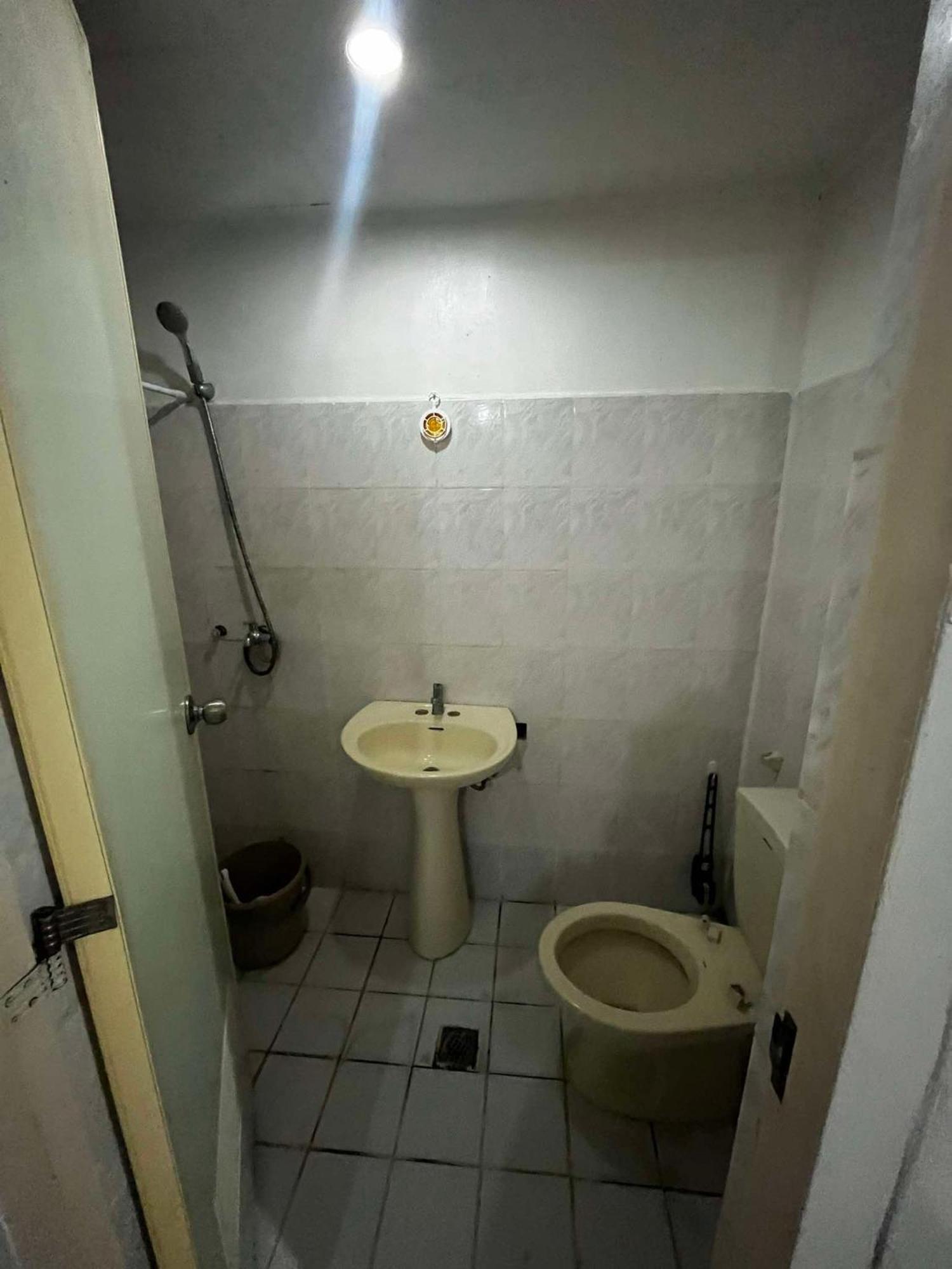 Flora's Place In Winland Towers Aparthotel