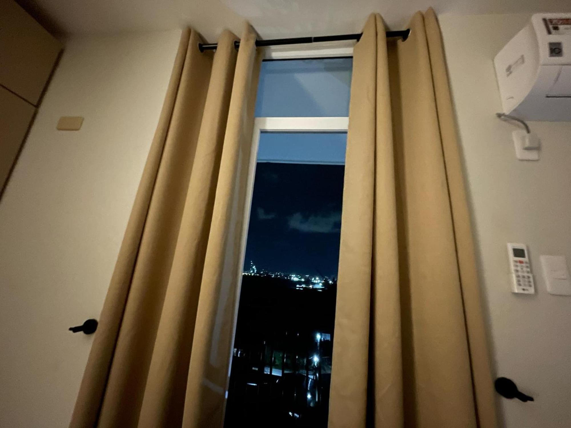 Seaview With Balcony Hotel *