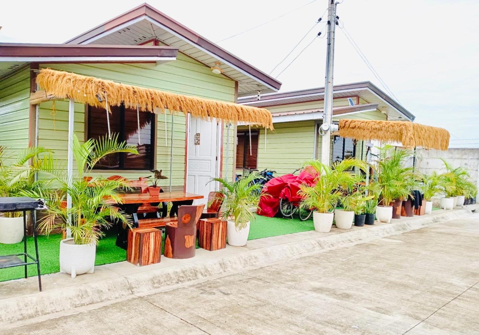 S&e-2 Tiny - Olango Island Villa