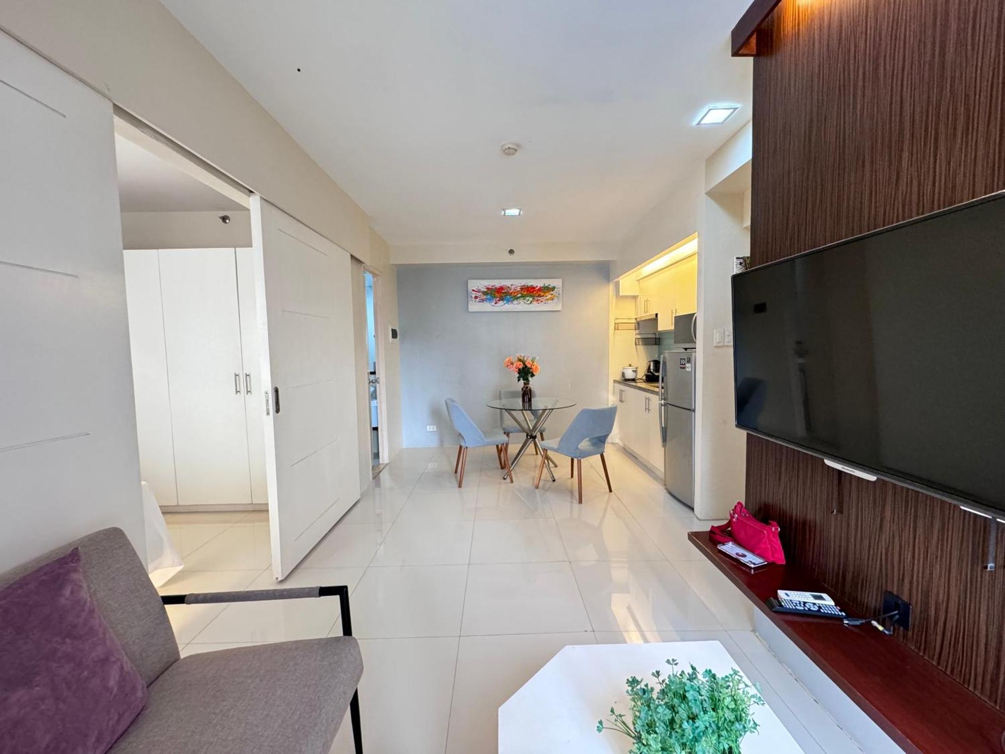 Apartment Luxanos Place- Avida Tower, It Park