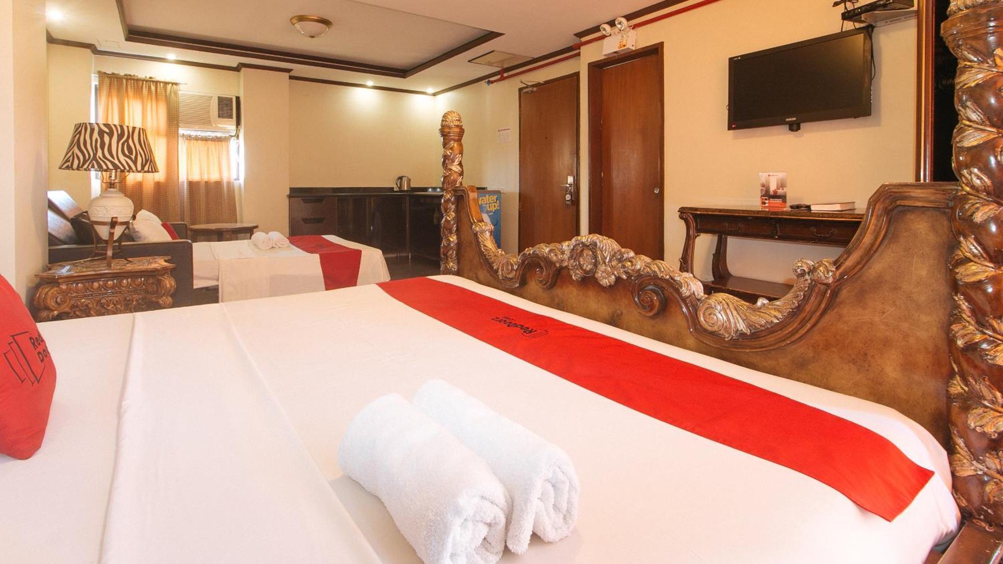 Reddoorz New Era Budget Mabolo Former Reddoorz Near Landers Superstore Hotel