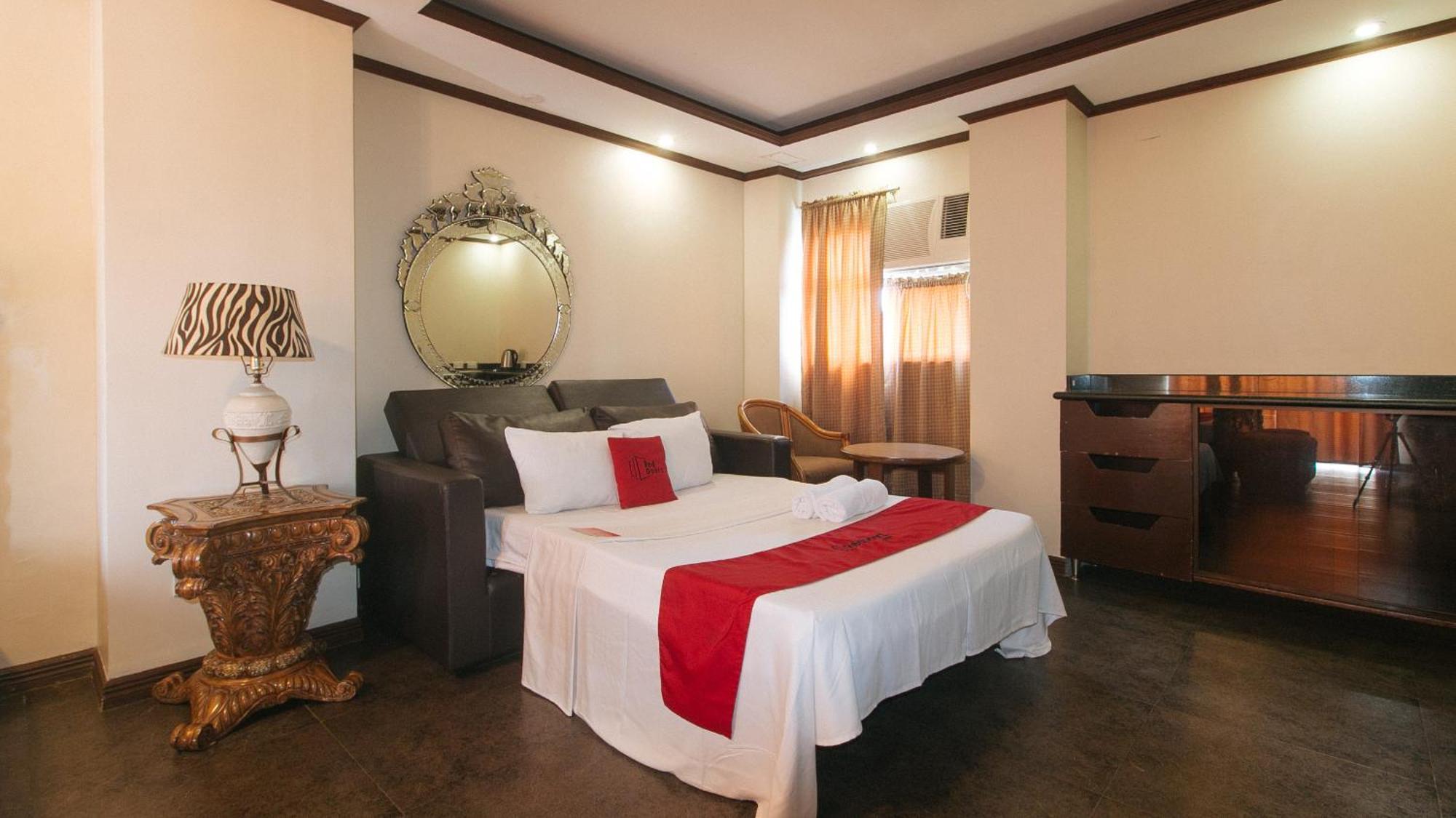 Hotel Reddoorz New Era Budget Mabolo Former Reddoorz Near Landers Superstore