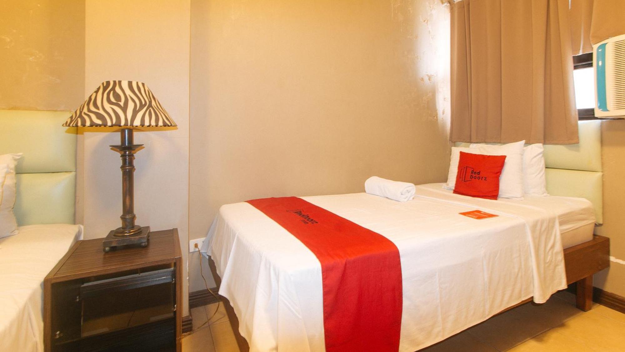 Hotel Reddoorz New Era Budget Mabolo Former Reddoorz Near Landers Superstore