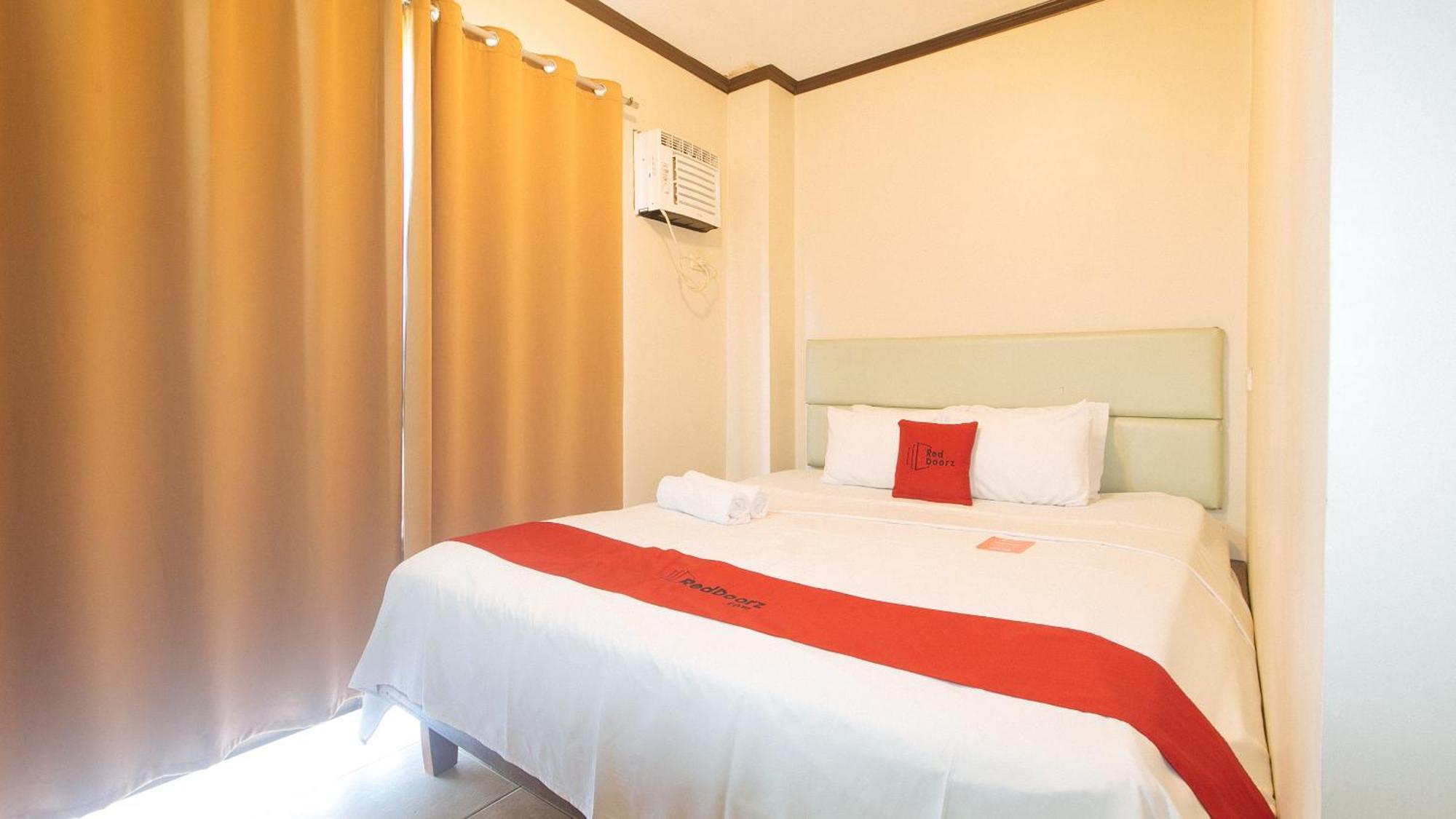 Hotel Reddoorz New Era Budget Mabolo Former Reddoorz Near Landers Superstore 2*