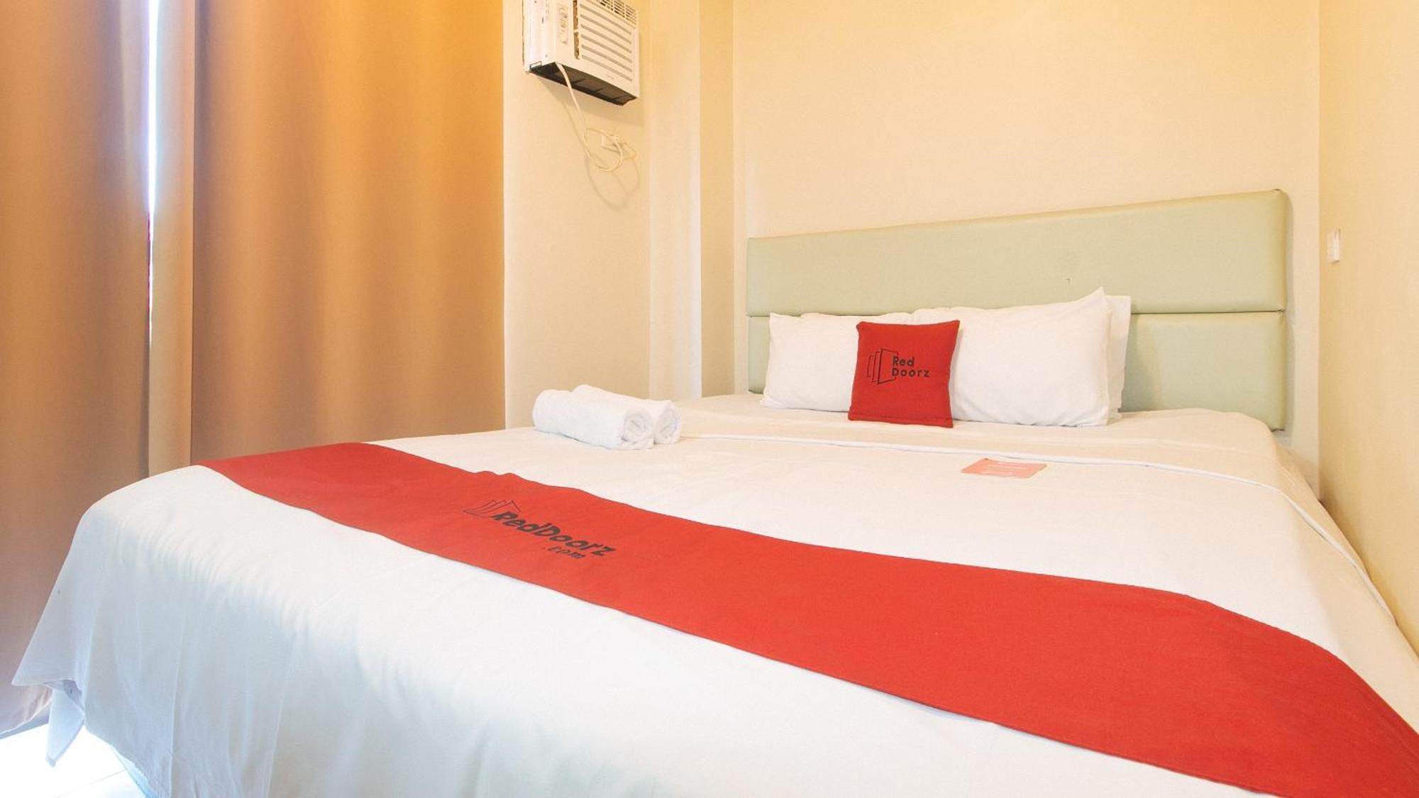 Reddoorz New Era Budget Mabolo Former Reddoorz Near Landers Superstore 2*