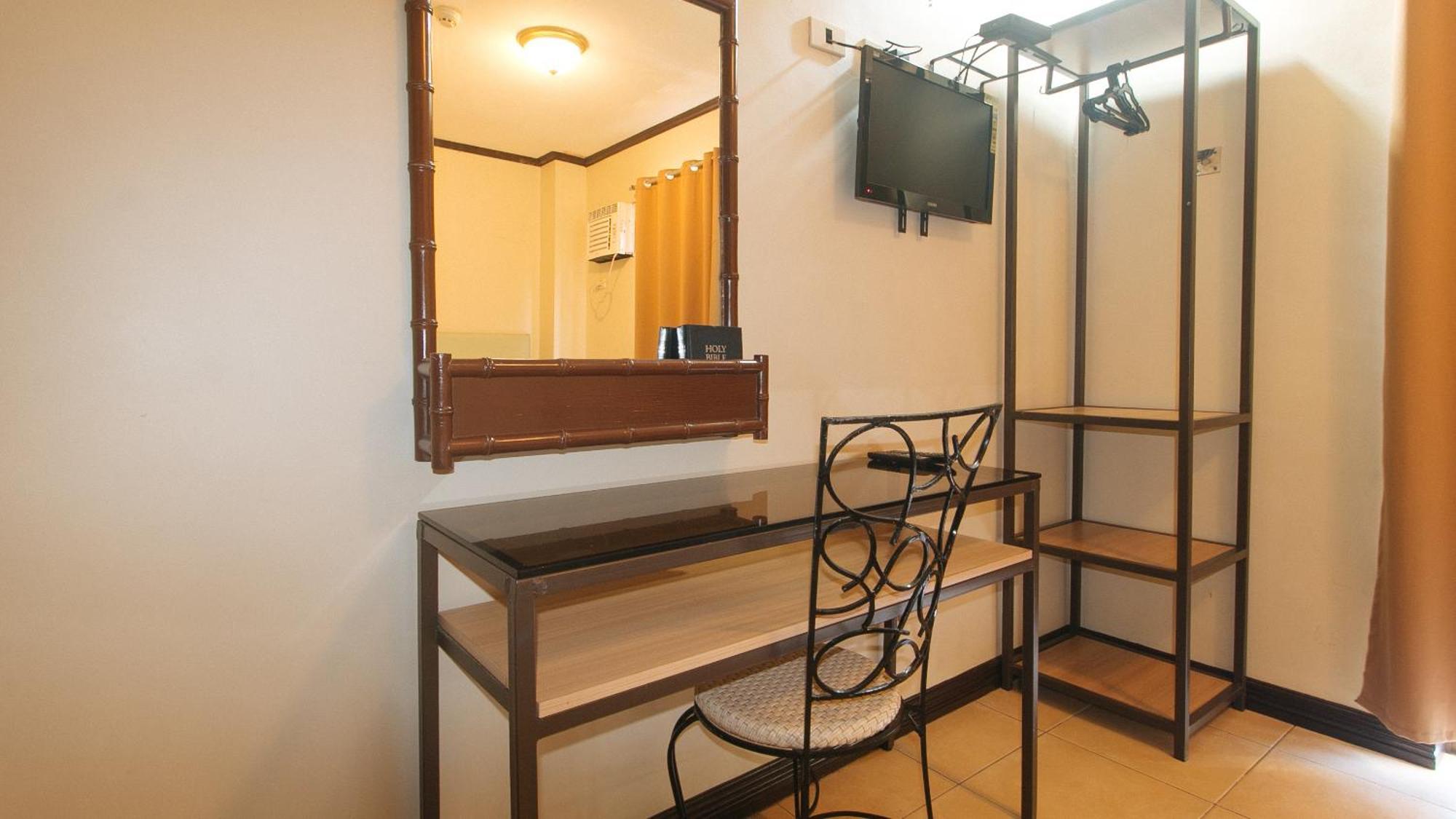Reddoorz New Era Budget Mabolo Former Reddoorz Near Landers Superstore
