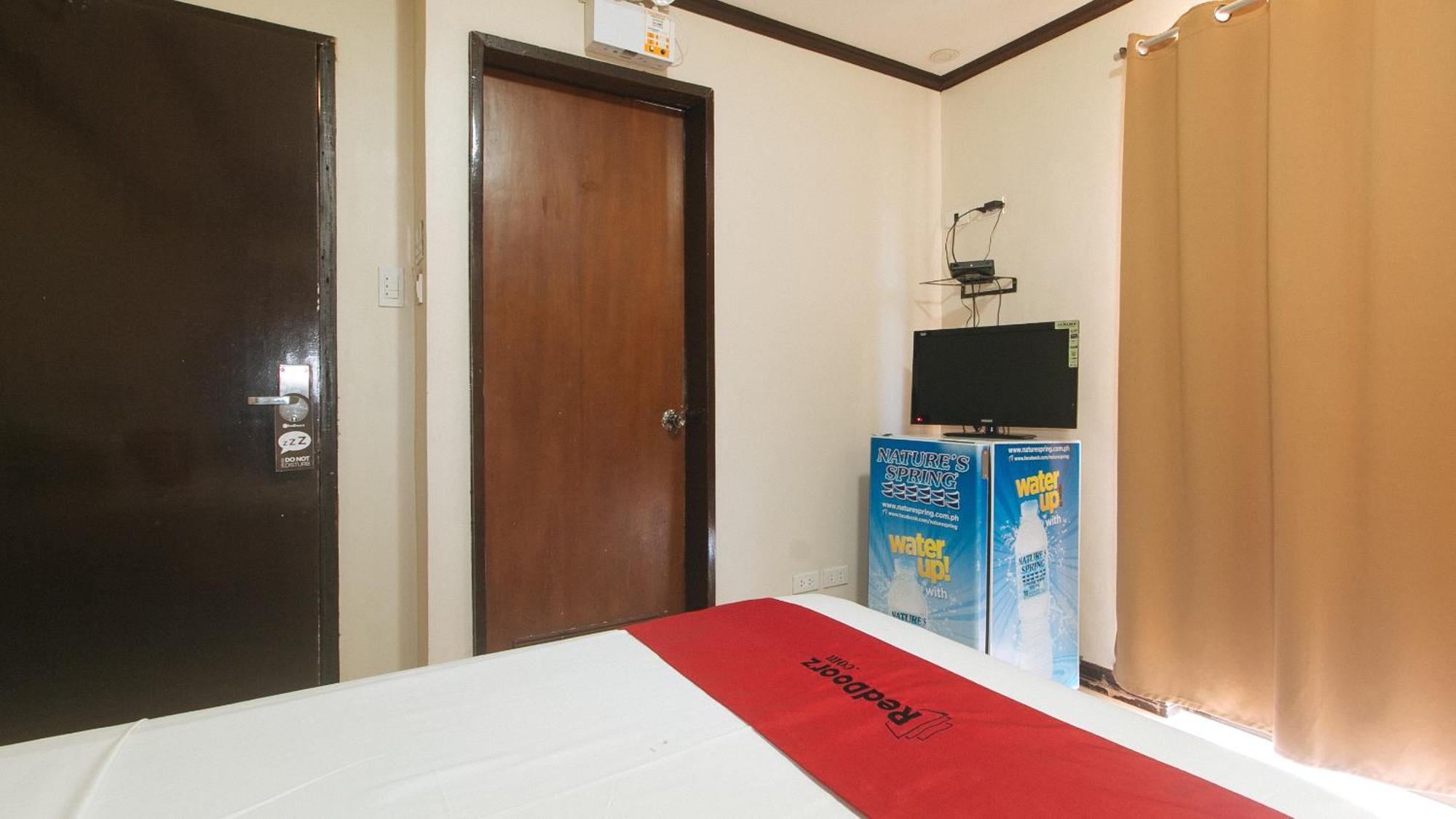 Reddoorz New Era Budget Mabolo Former Reddoorz Near Landers Superstore Hotel Cebu