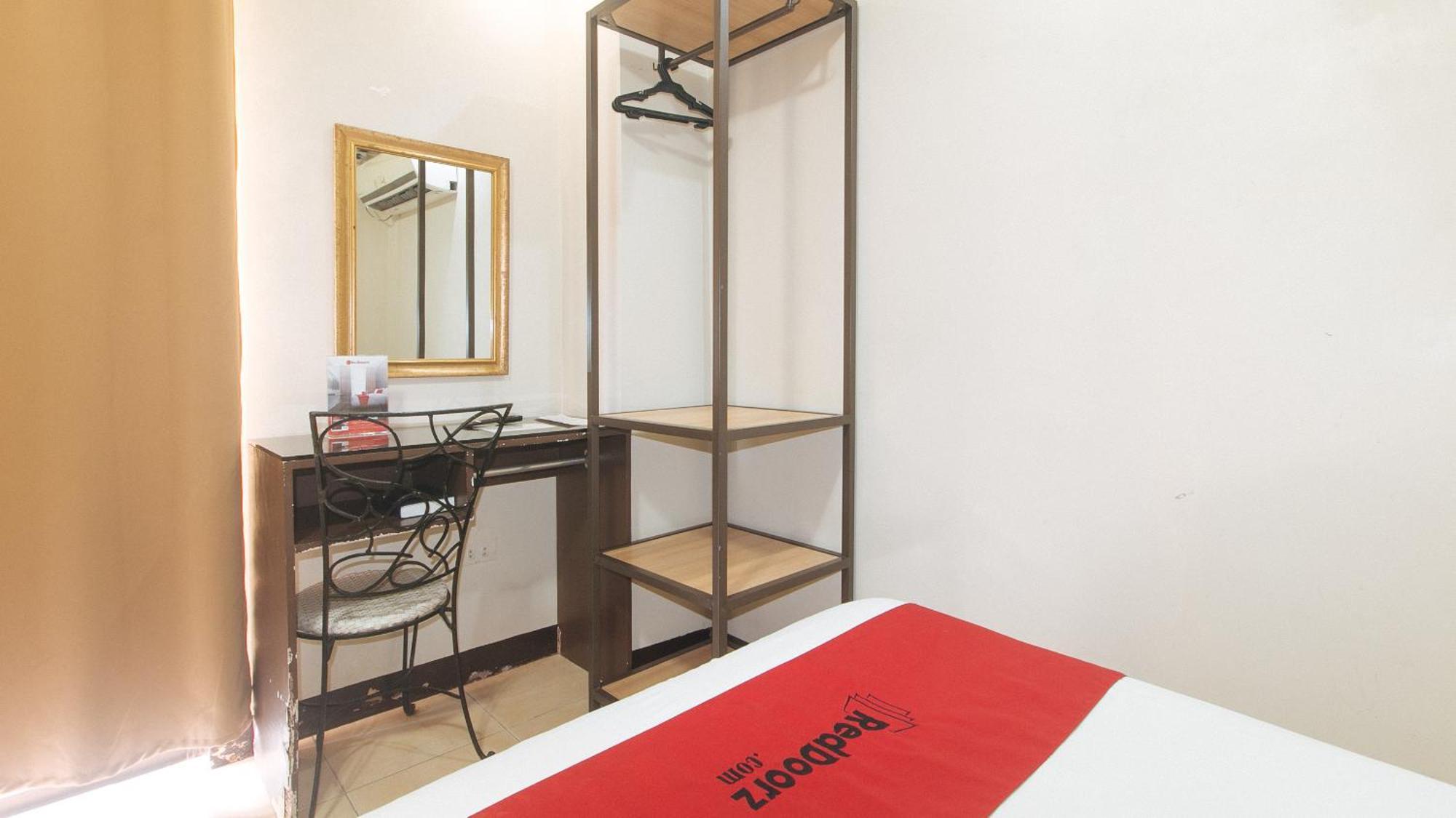 Reddoorz New Era Budget Mabolo Former Reddoorz Near Landers Superstore Cebu