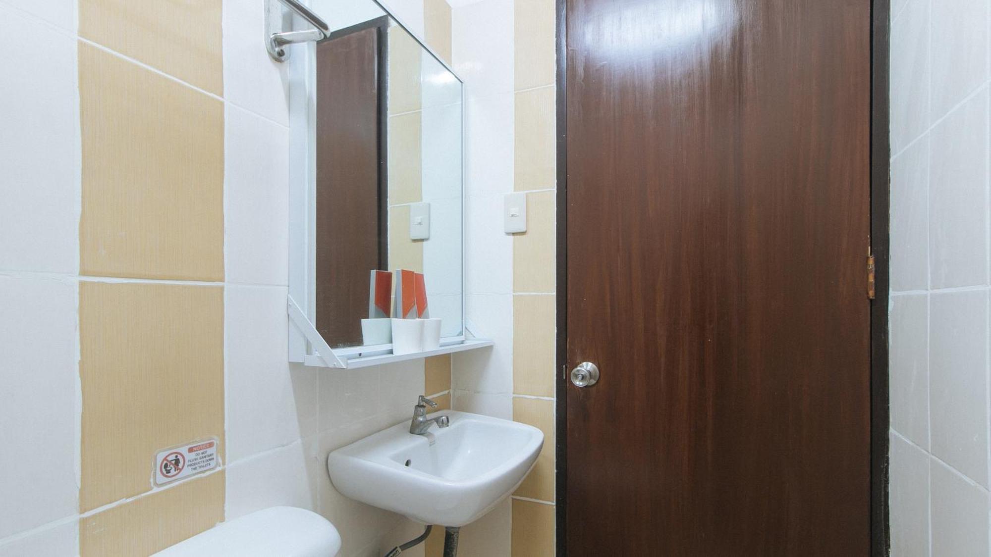 Hotel Reddoorz New Era Budget Mabolo Former Reddoorz Near Landers Superstore