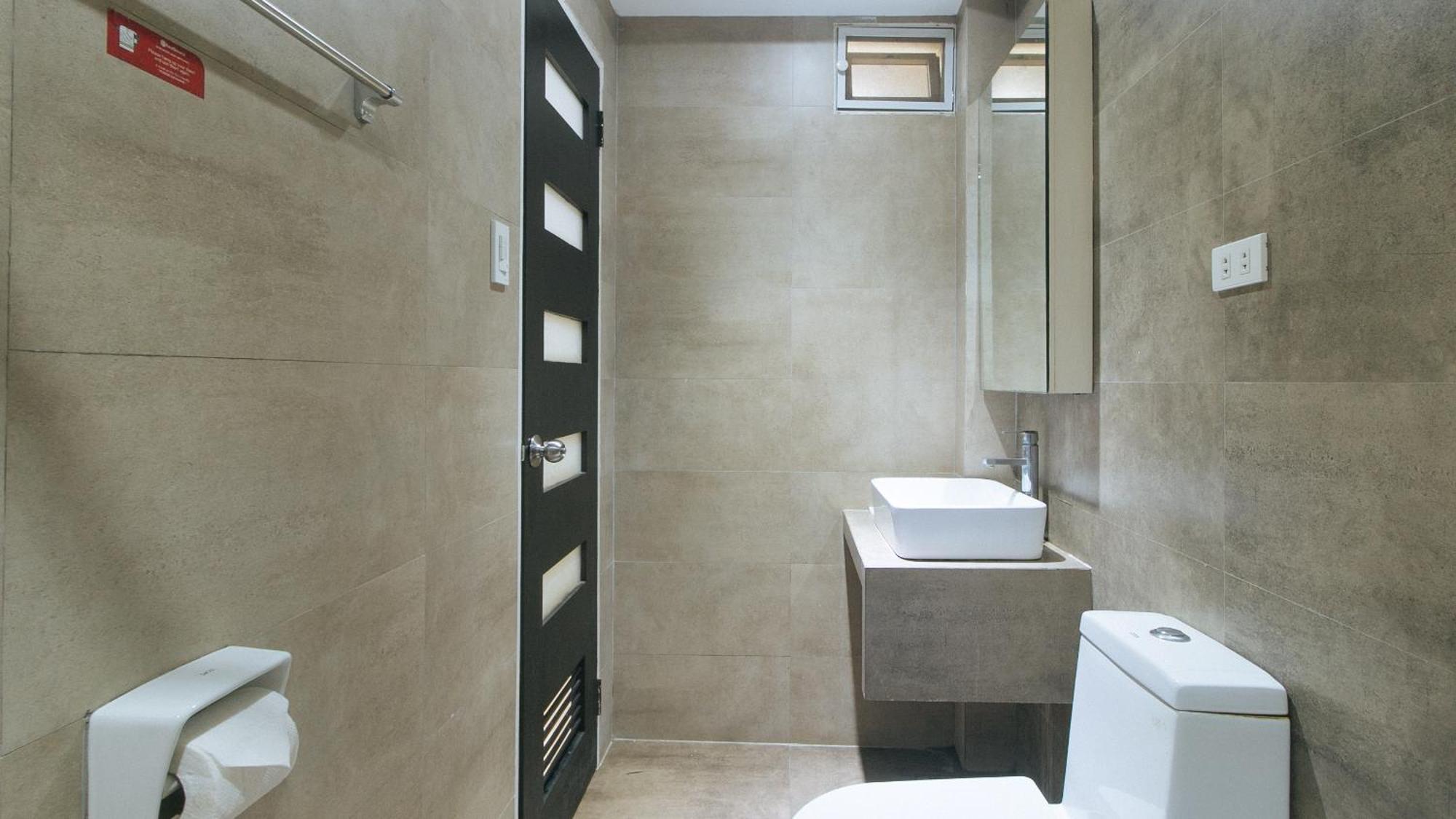 Reddoorz At Grand Apartelle Hernan Cortes Hotel 3*
