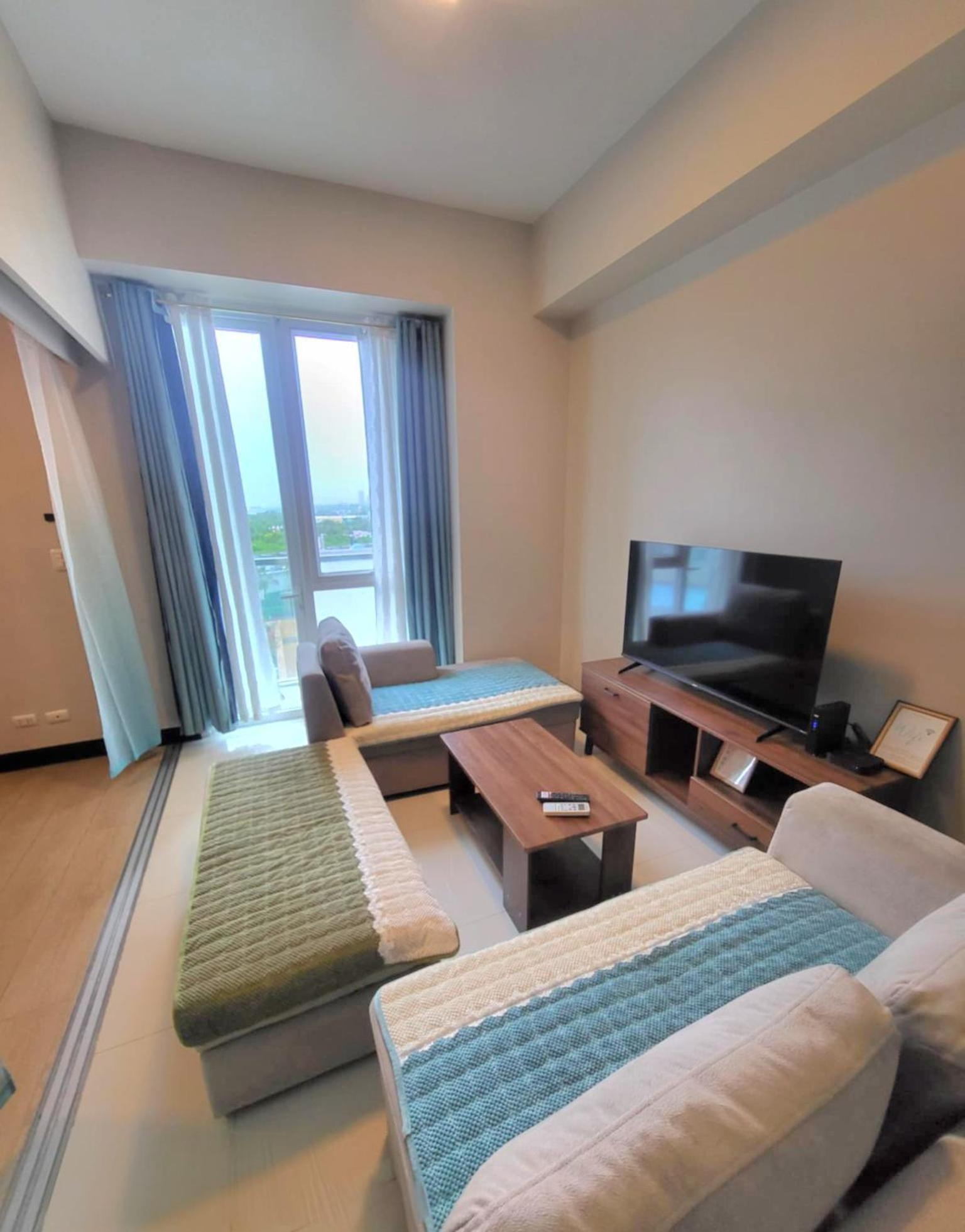 Mactan Newtown 8newtown Boulevard Rm6 * Lapu-Lapu City