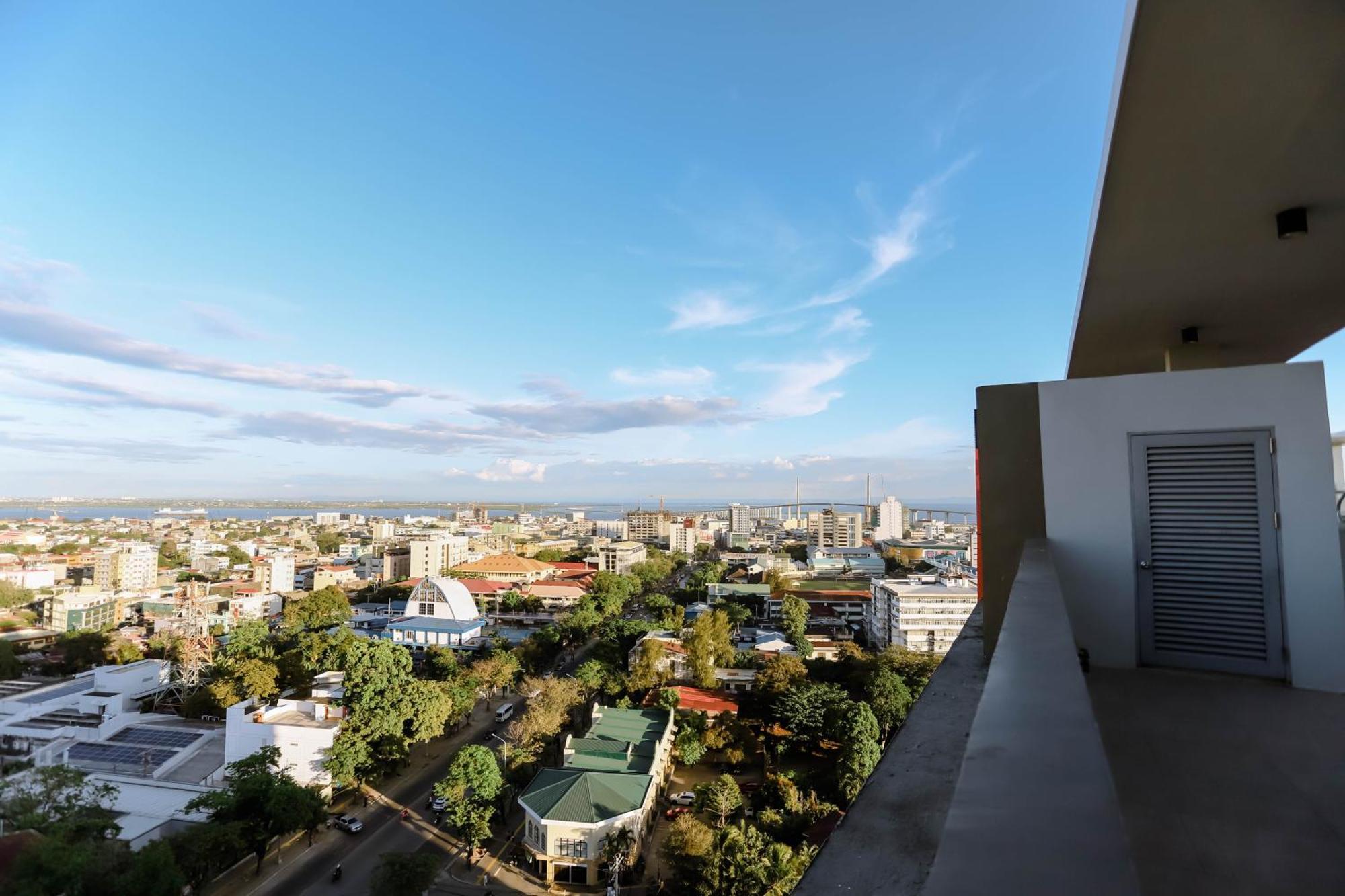 Staycation Minimalist With Rooftop Pool And Netflix *